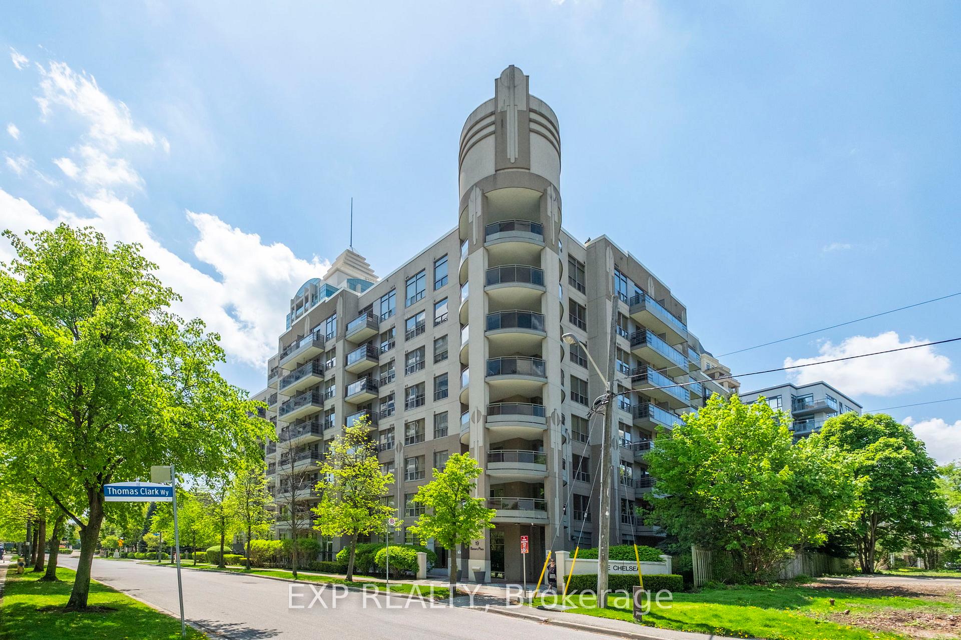 2 Bedrooms Condo at 19 Barberry, Toronto For sale