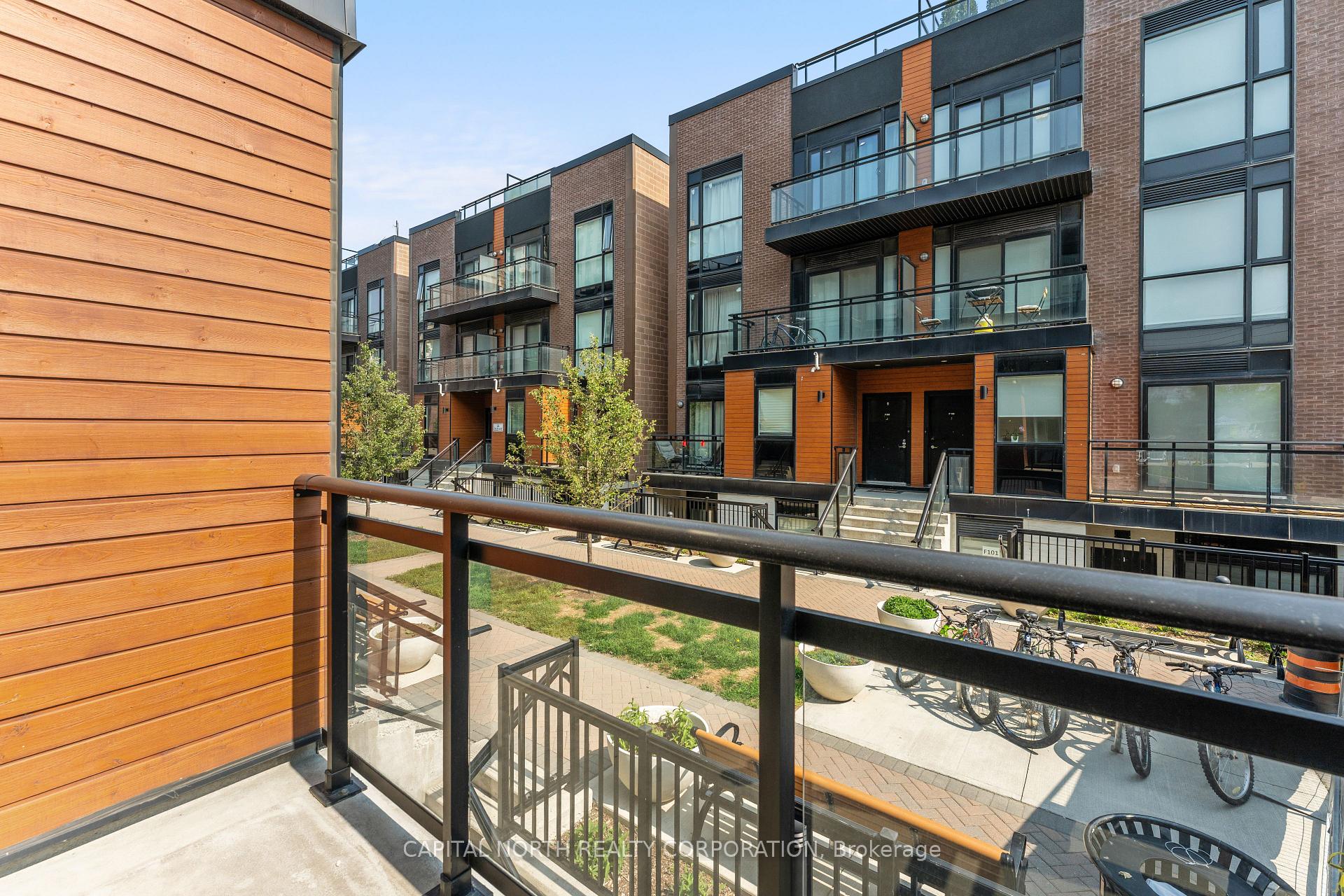 3 Bedrooms Condo at 5289 Highway 7, Vaughan For sale