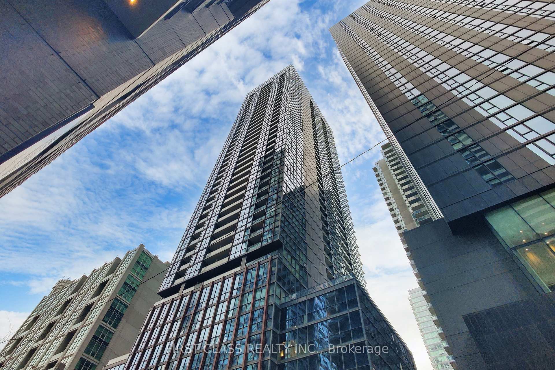 3 Bedrooms Condo at 88 Blue Jays, Toronto For sale