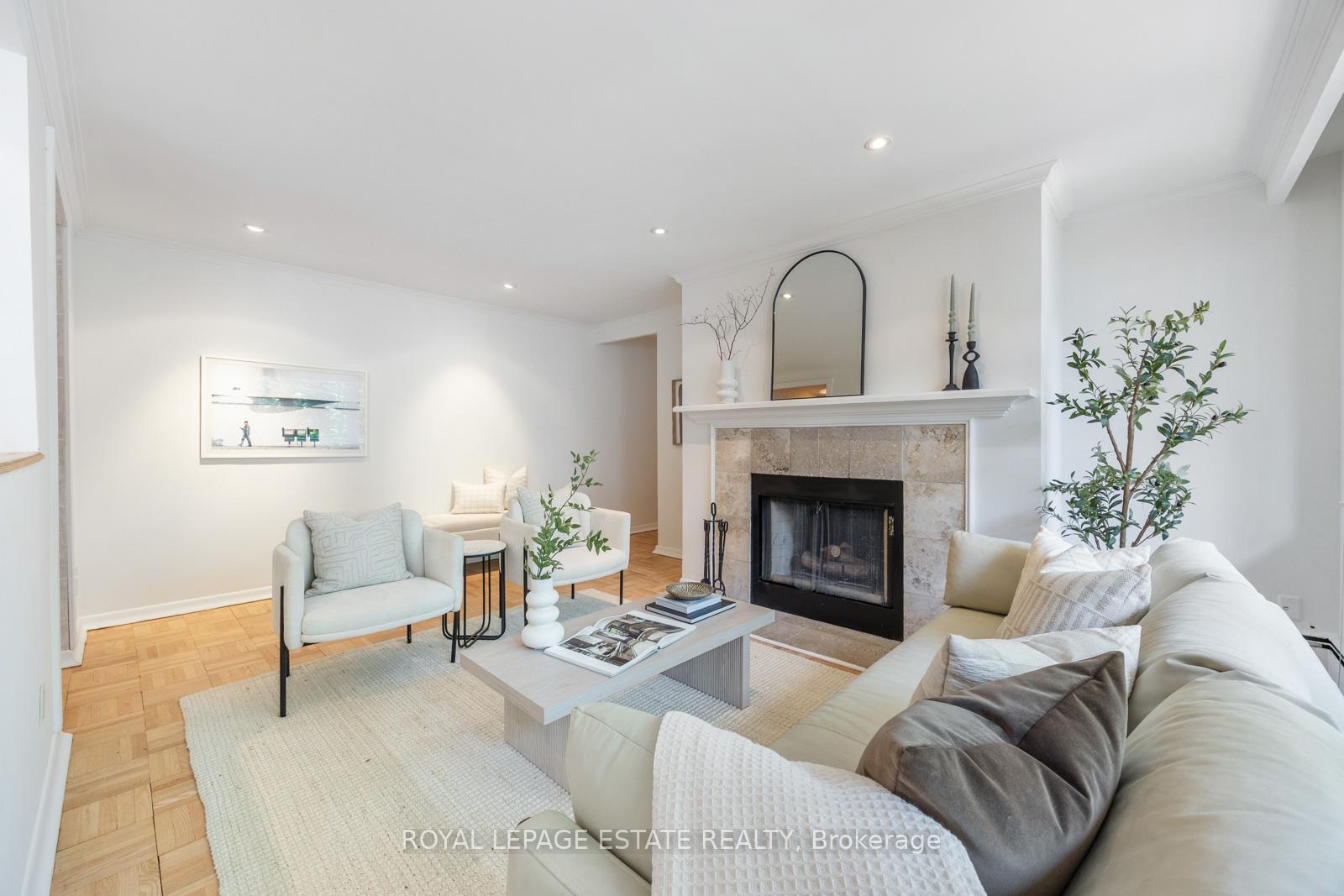 2 Bedrooms Co-op at 21 Benlamond, Toronto For sale