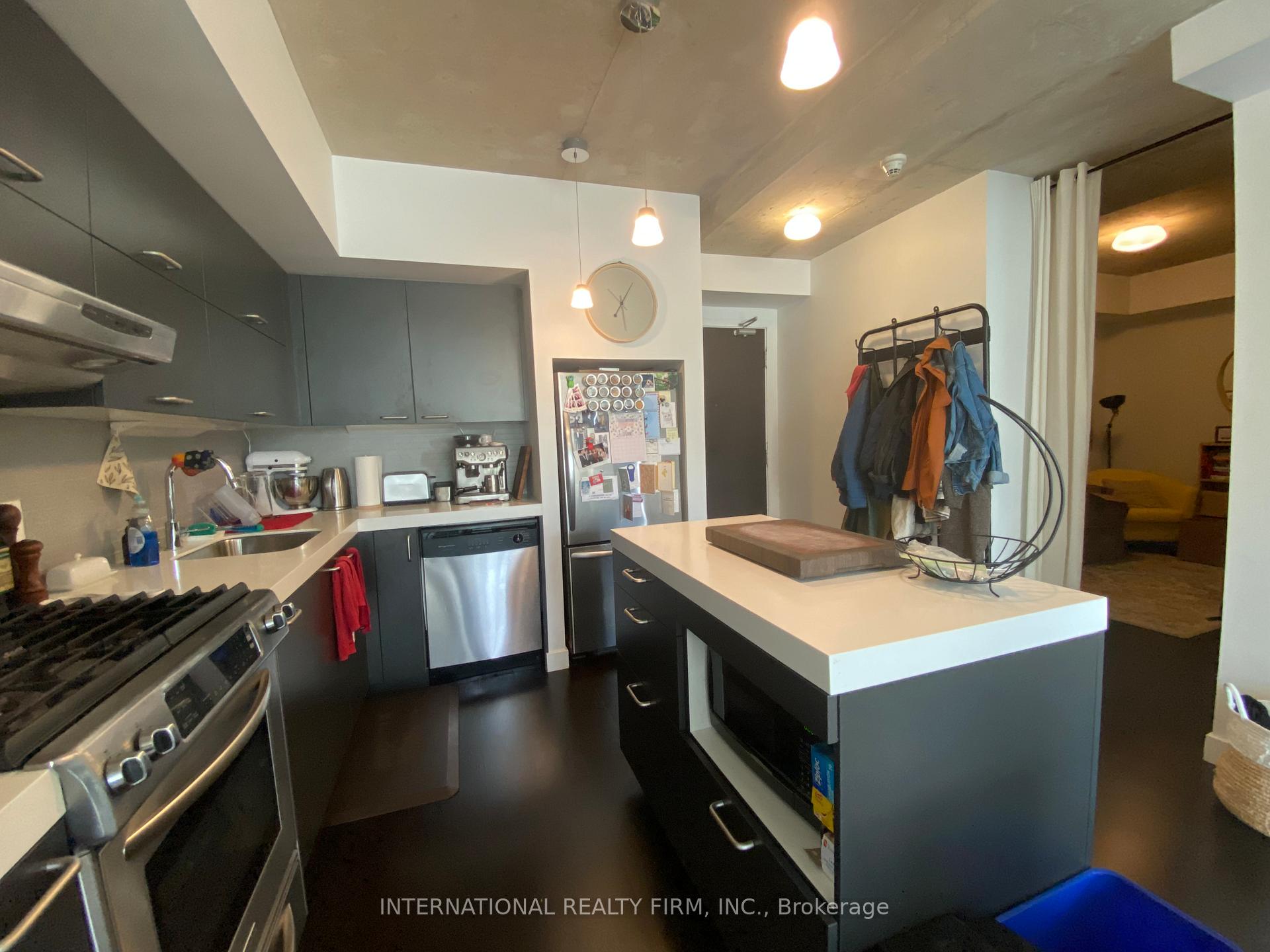 2 Bedrooms Condo at 55 Stewart, Toronto For sale