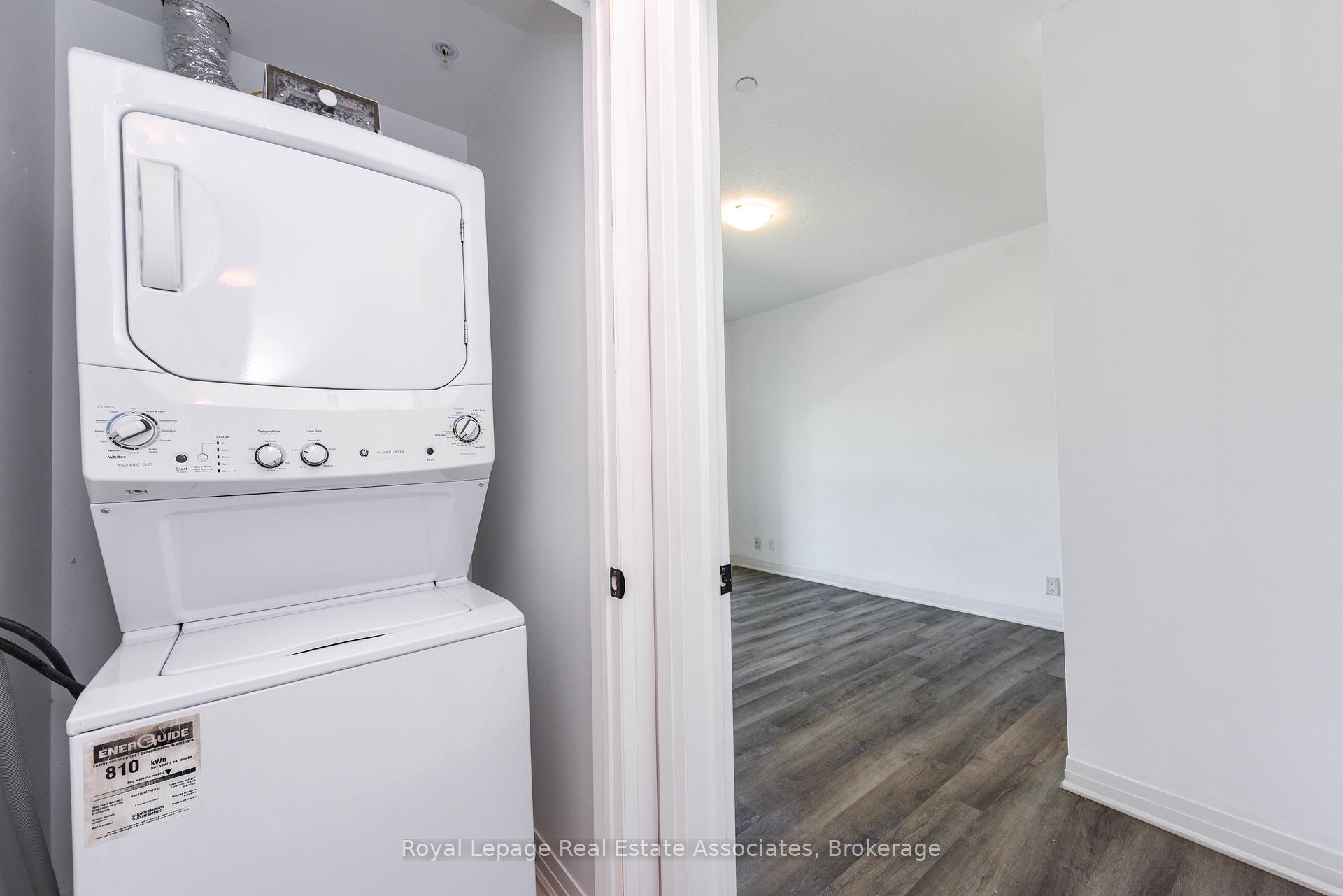 3 Bedrooms Condo at 102 Grovewood, Oakville For sale
