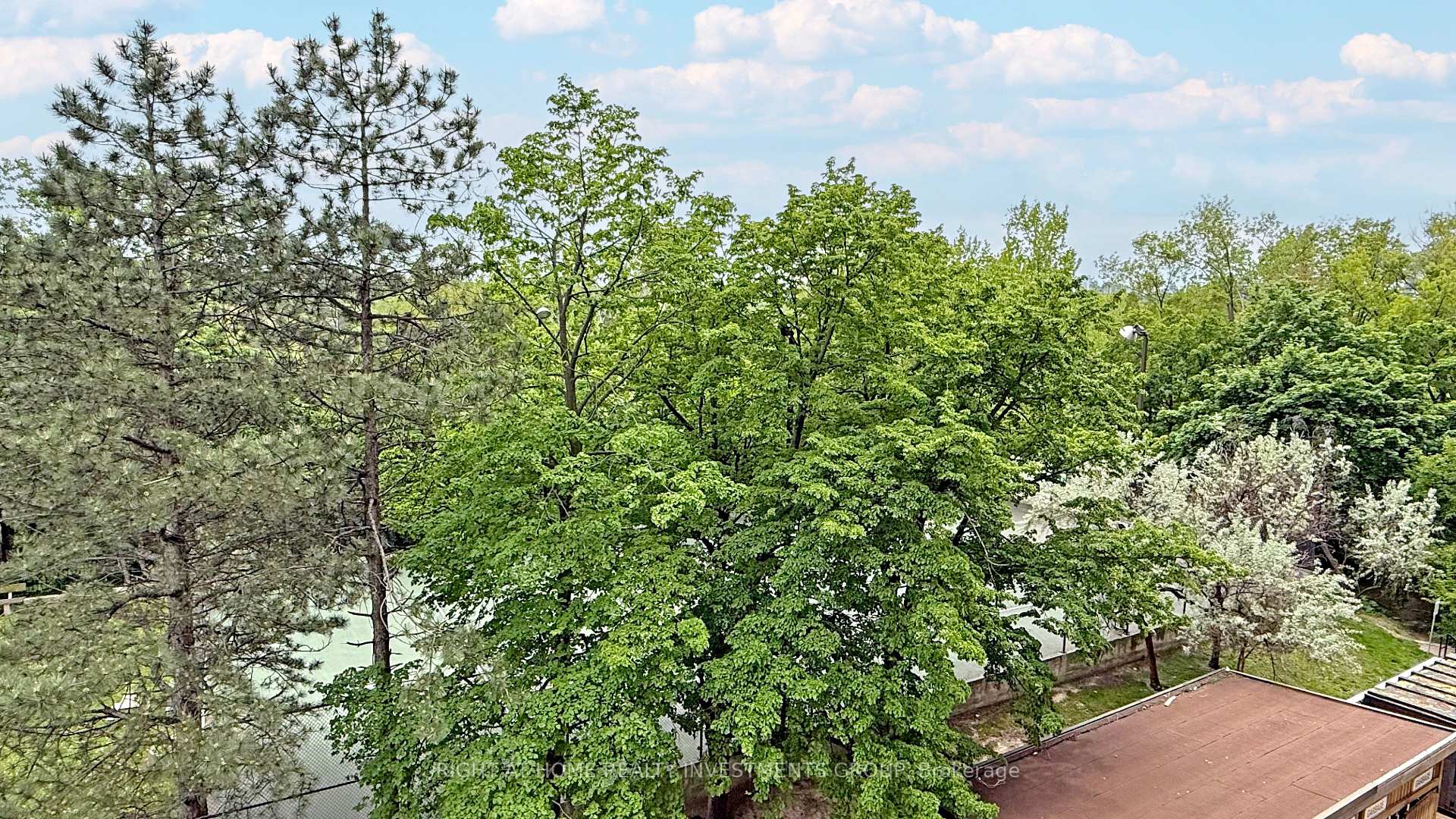 3 Bedrooms Condo at 85 Emmett, Toronto For sale