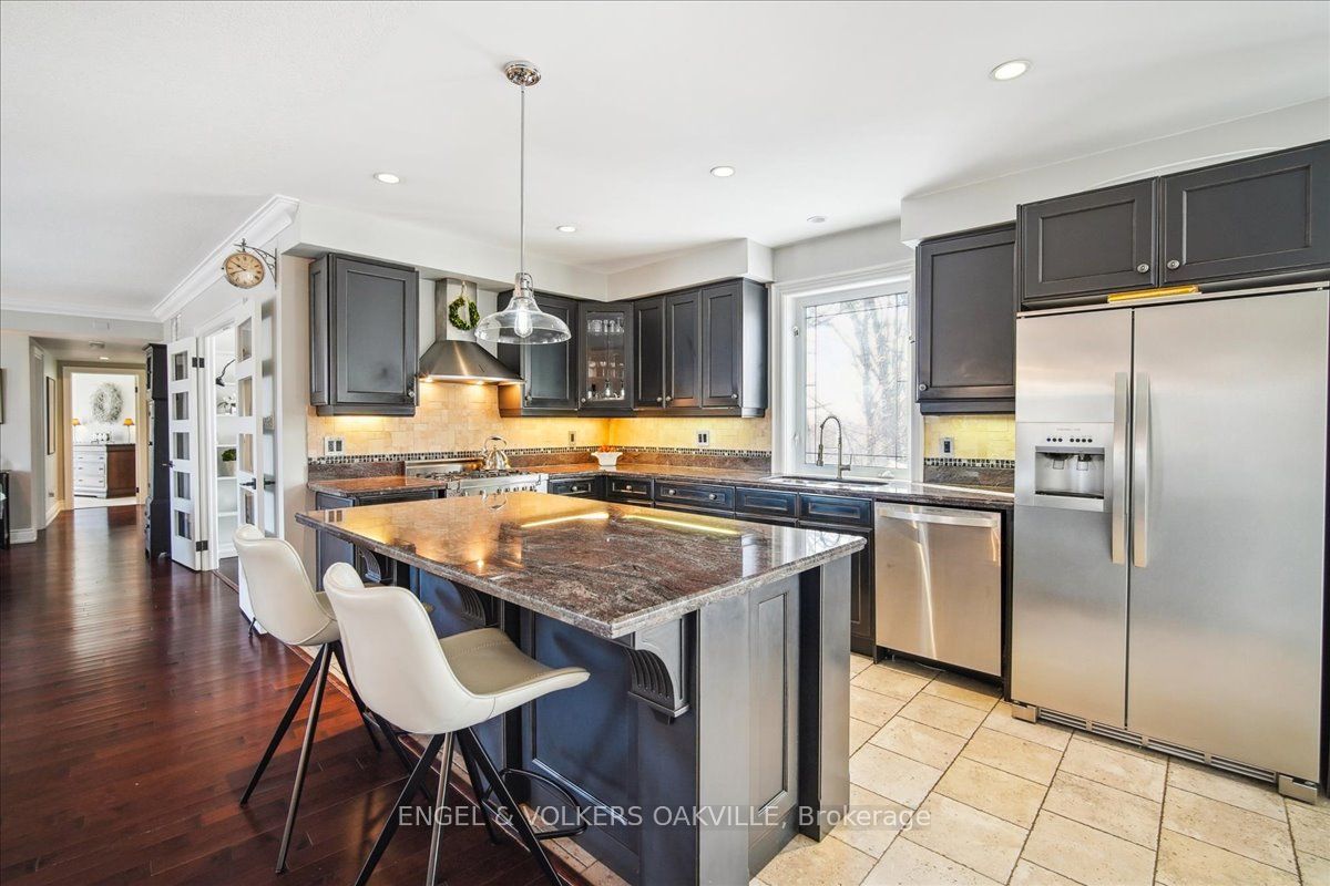 390 Upper Middle Road E, #306