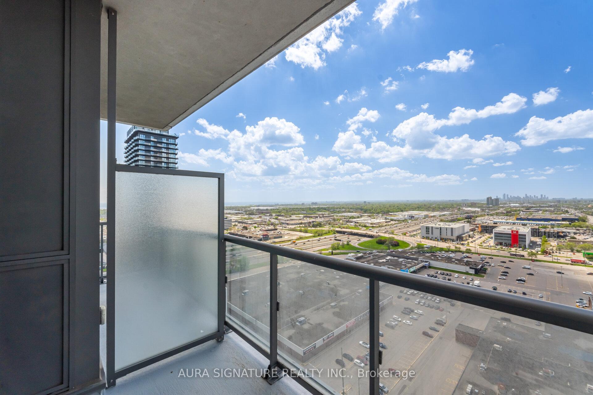 2 Bedrooms Condo at 15 Zorra, Toronto For sale