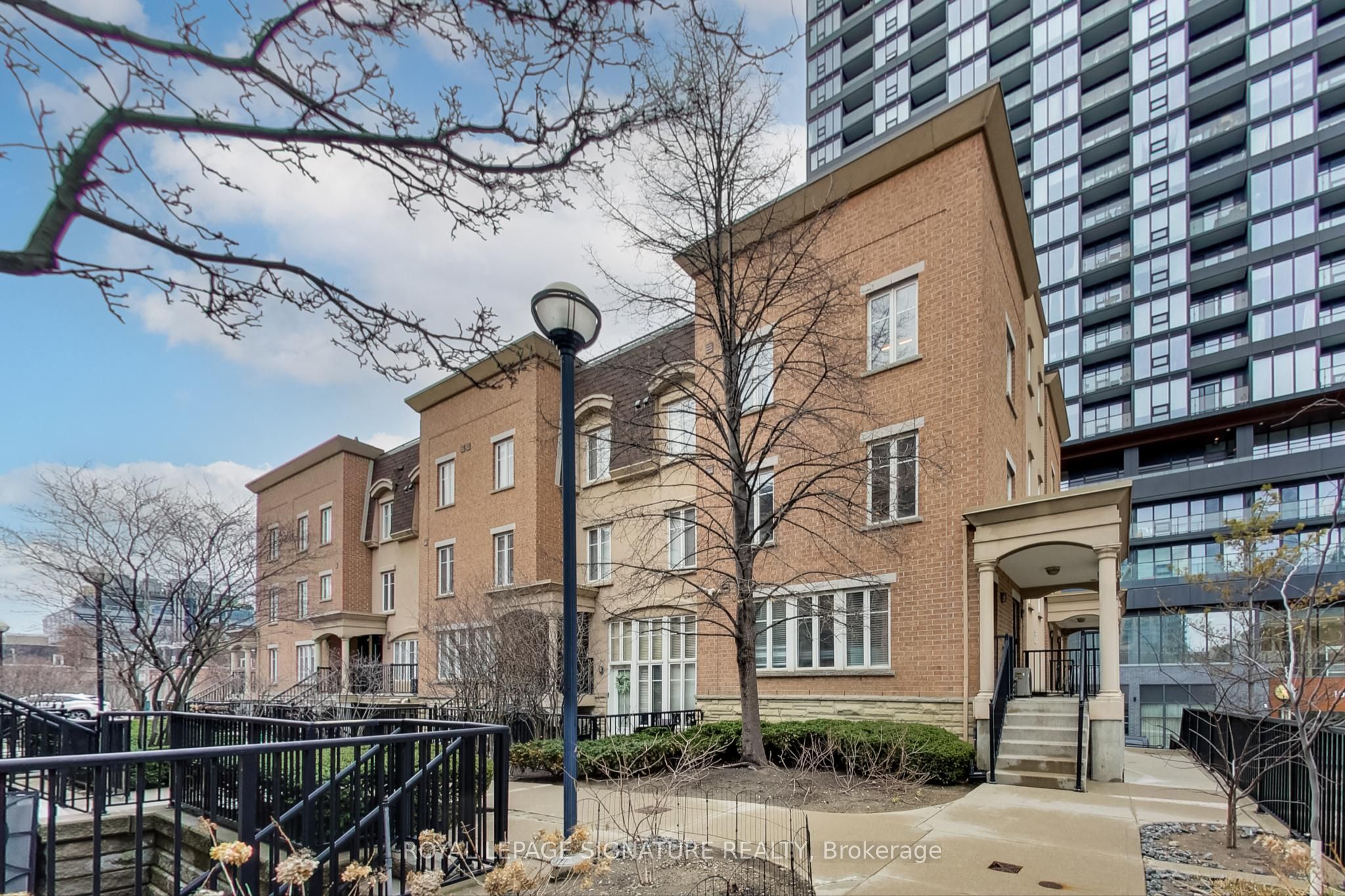22 Western Battery Road, #115