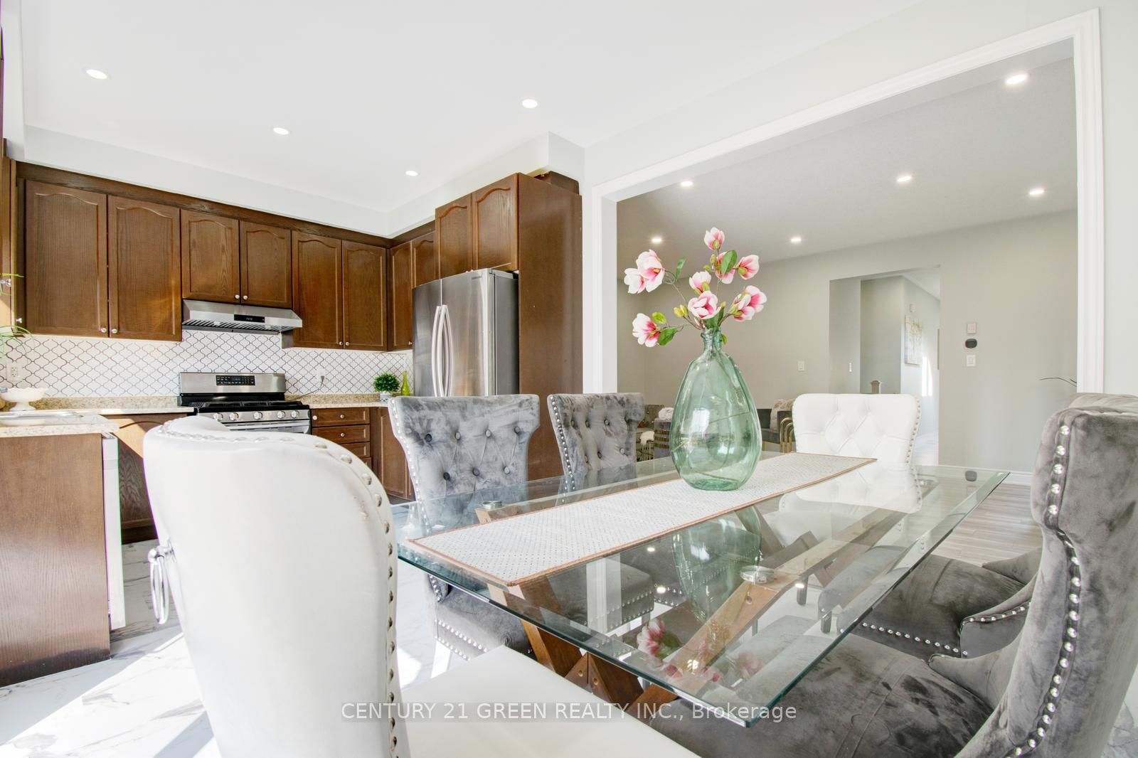 65 Yardley Crescent