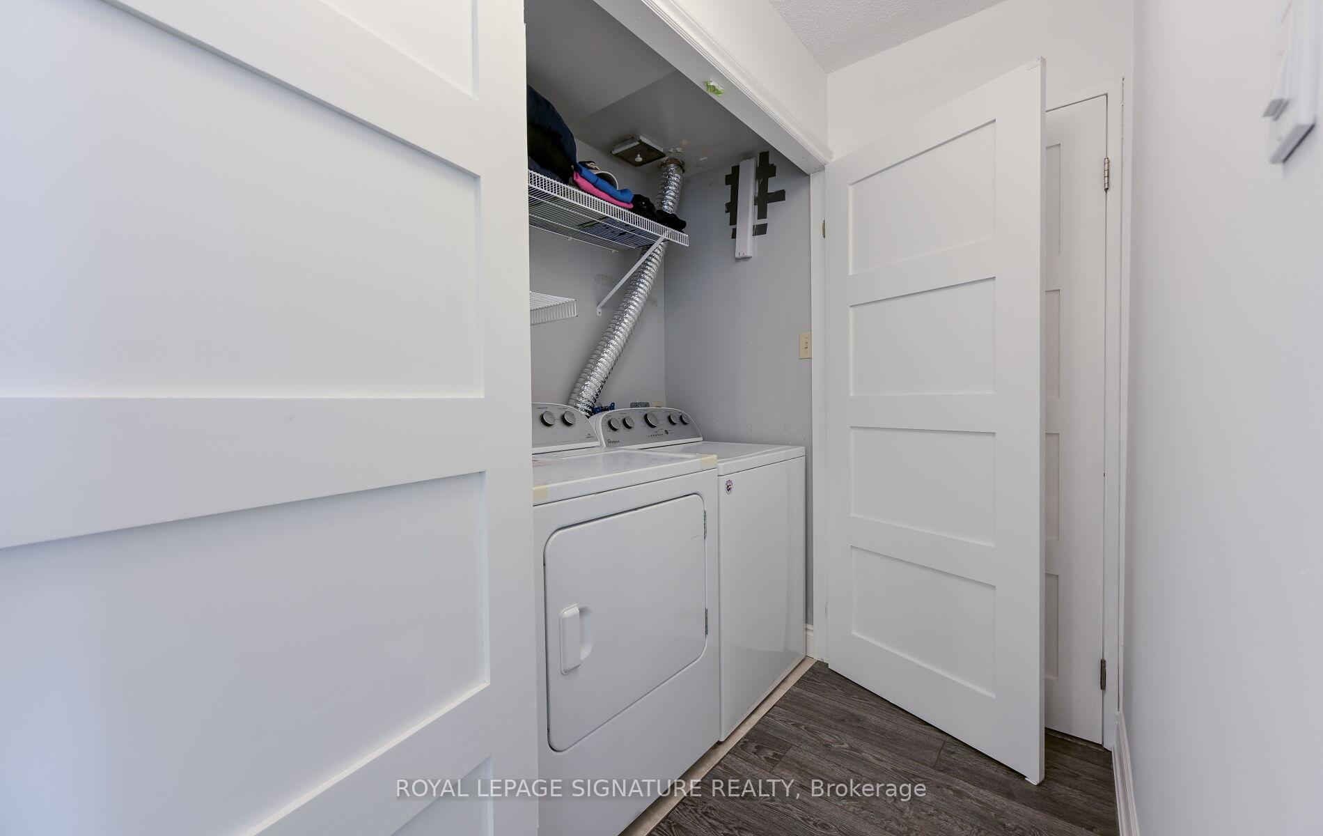 2 Bedrooms Condo at 75 King, Mississauga For sale