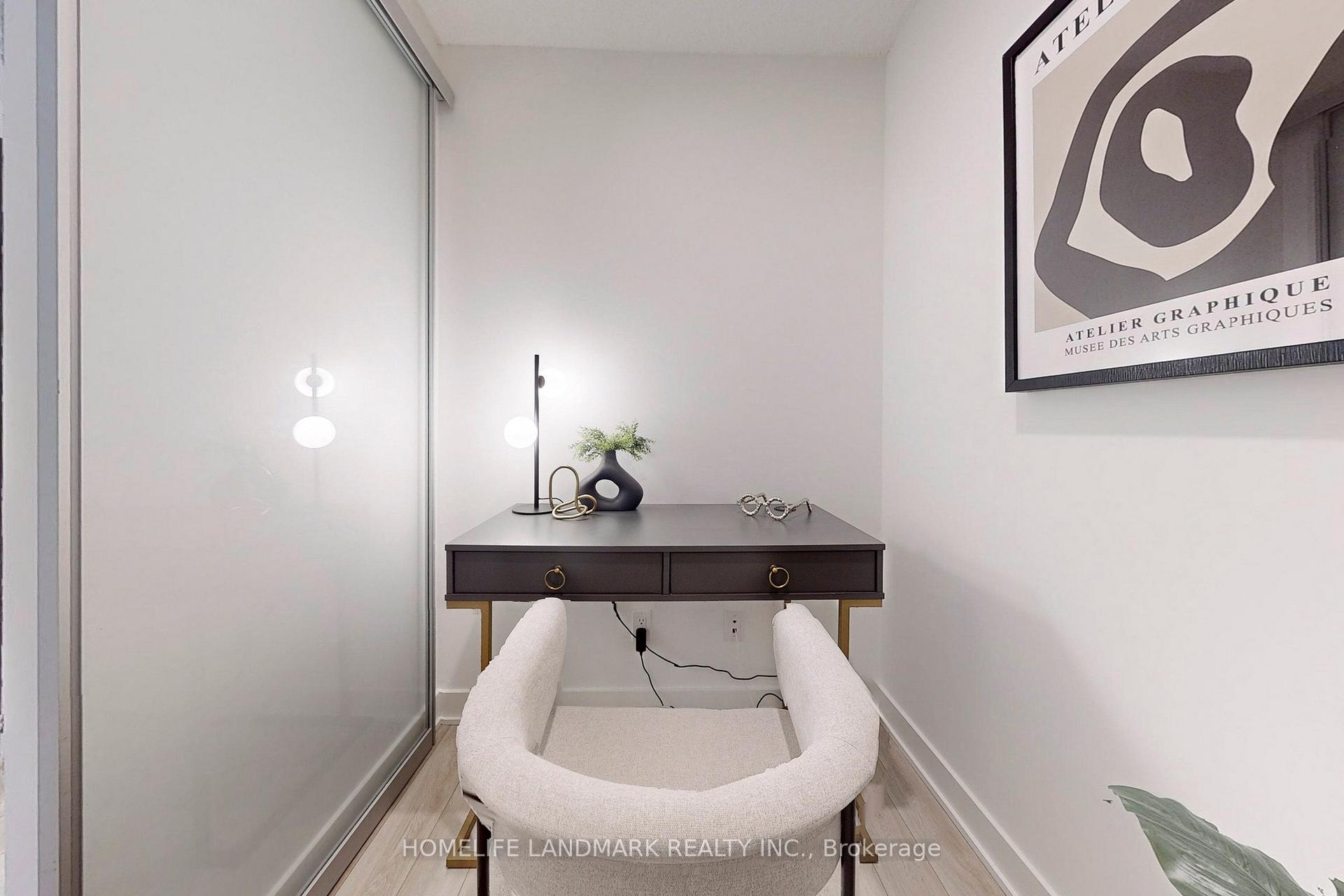 2 Bedrooms Condo at 17 Bathurst, Toronto For sale