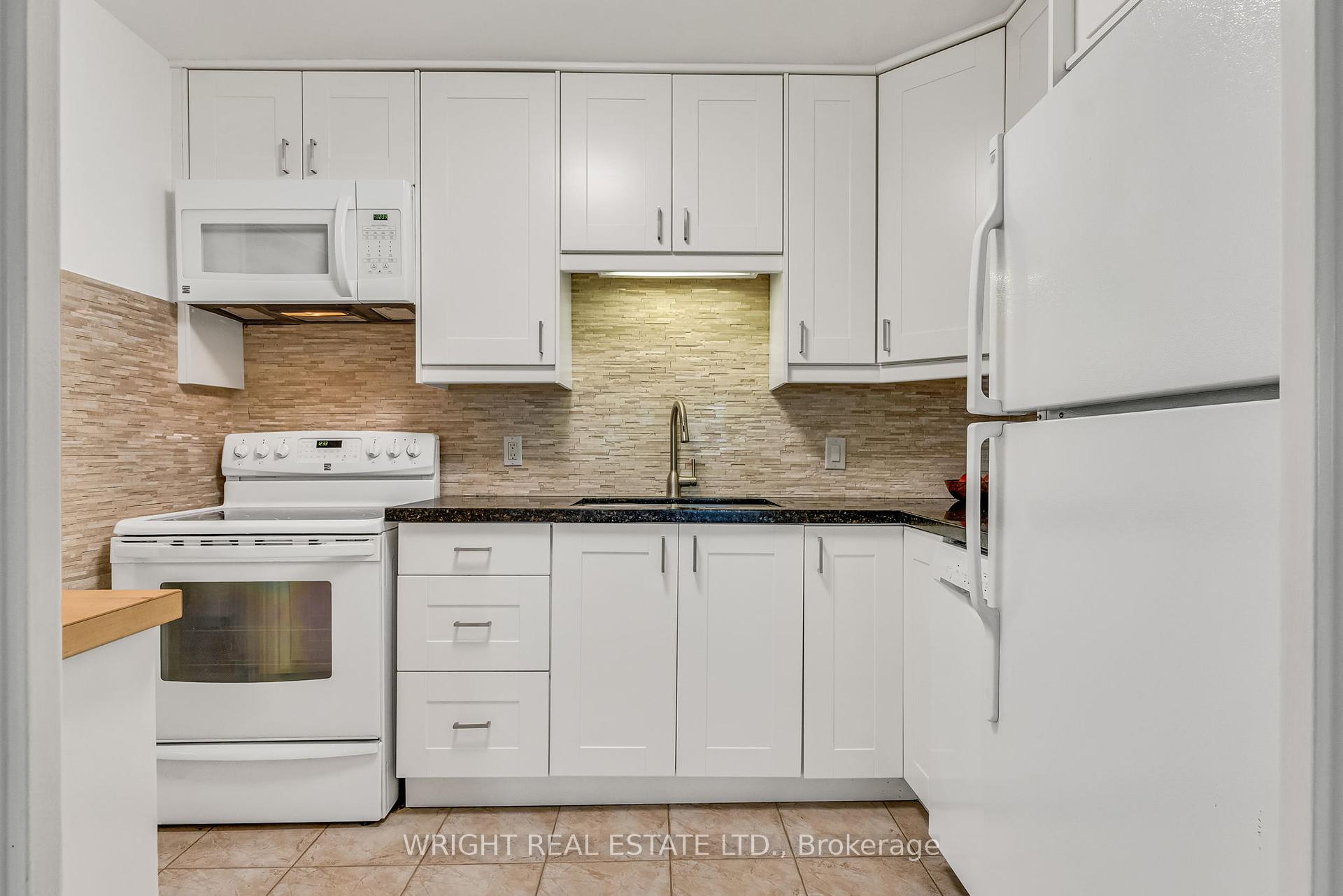 3 Bedrooms Condo at 1580 Mississauga Valley,  Mississauga For sale