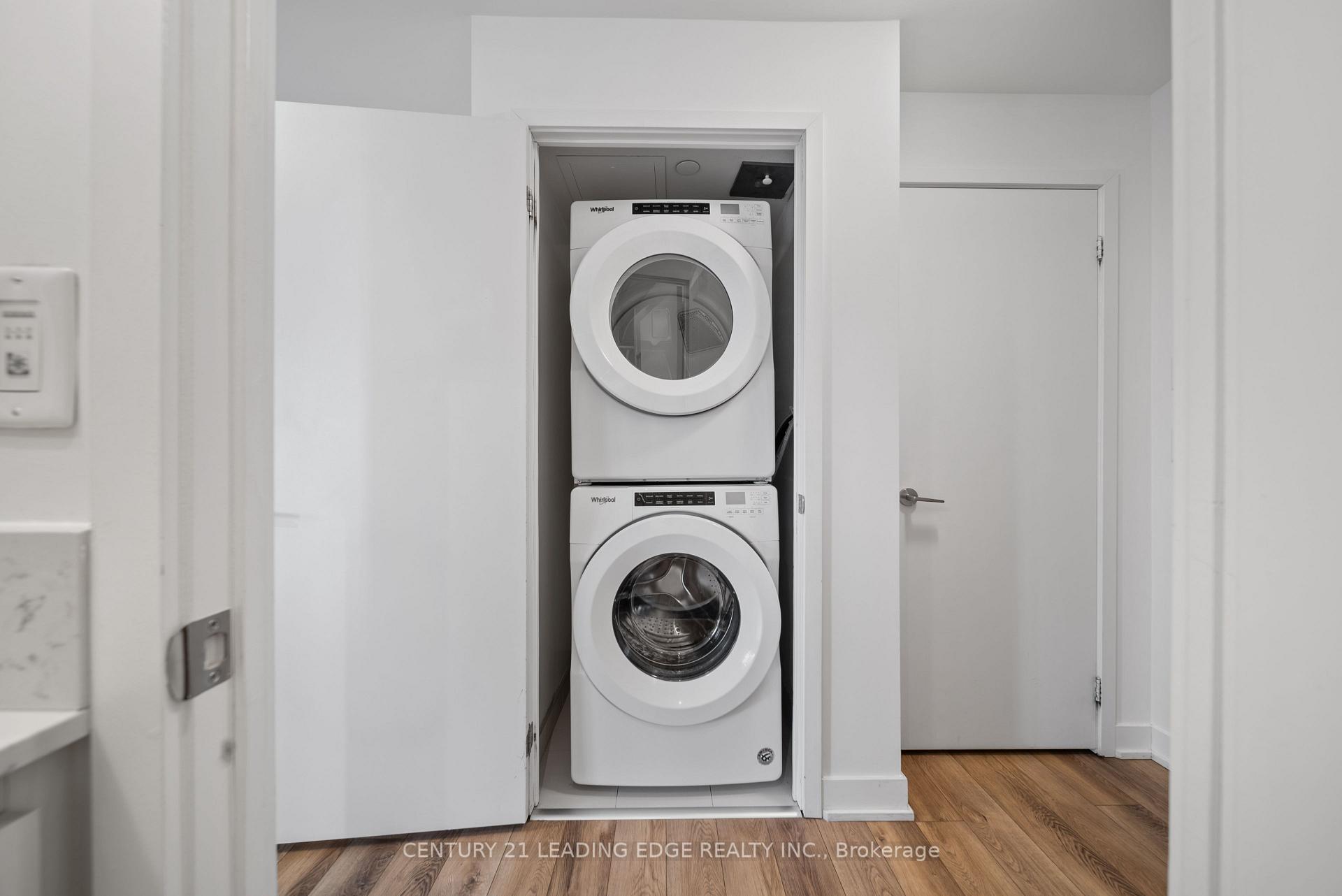 3 Bedrooms Condo at 15 BASEBALL, Toronto For sale