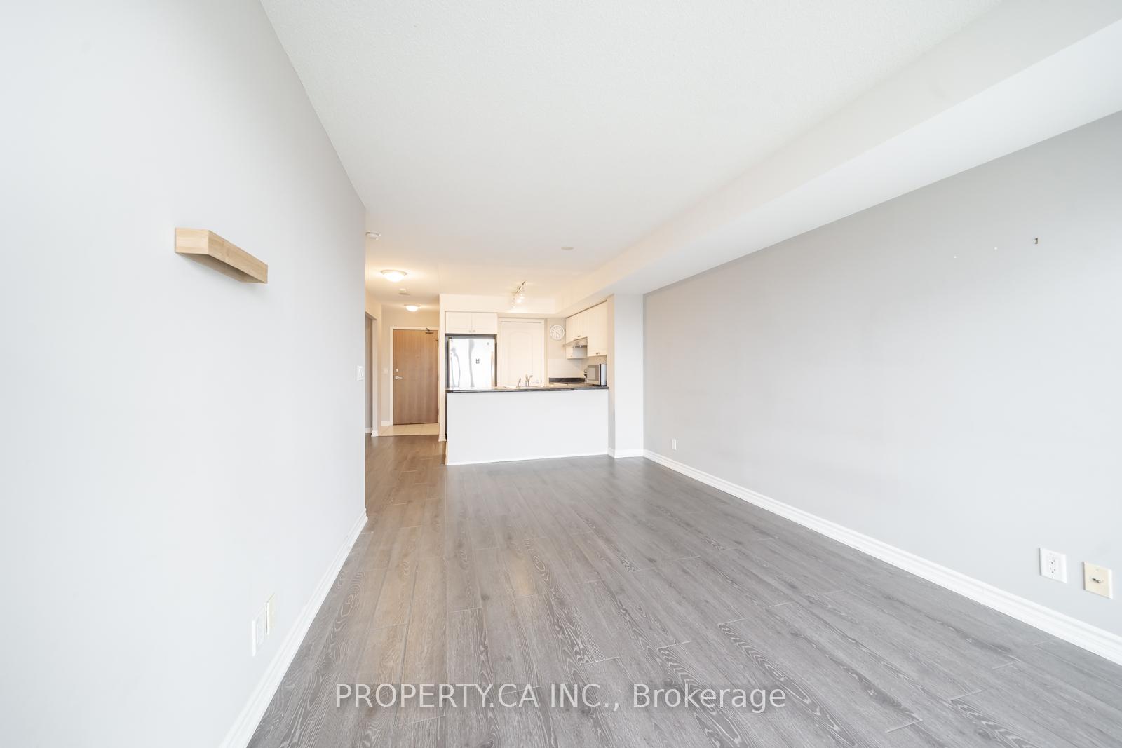 2 Bedrooms Condo at 33 Elm, Mississauga For sale