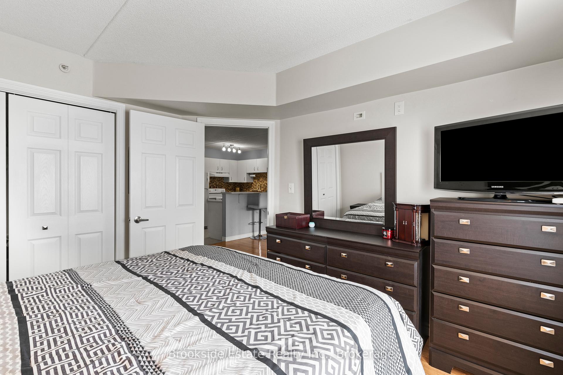 1 Bedroom Condo at 1431 Walkers, Burlington For sale