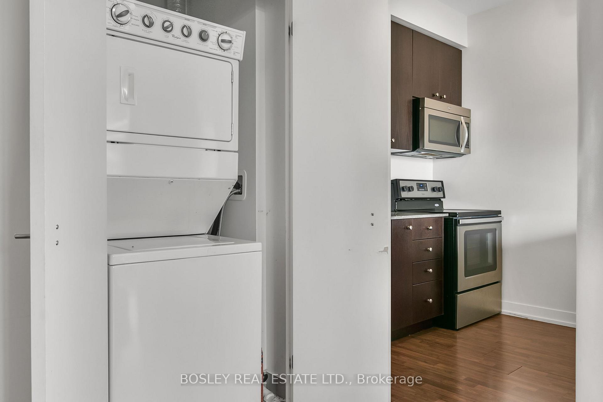 2 Bedrooms Condo at 5101 Dundas, Toronto For sale