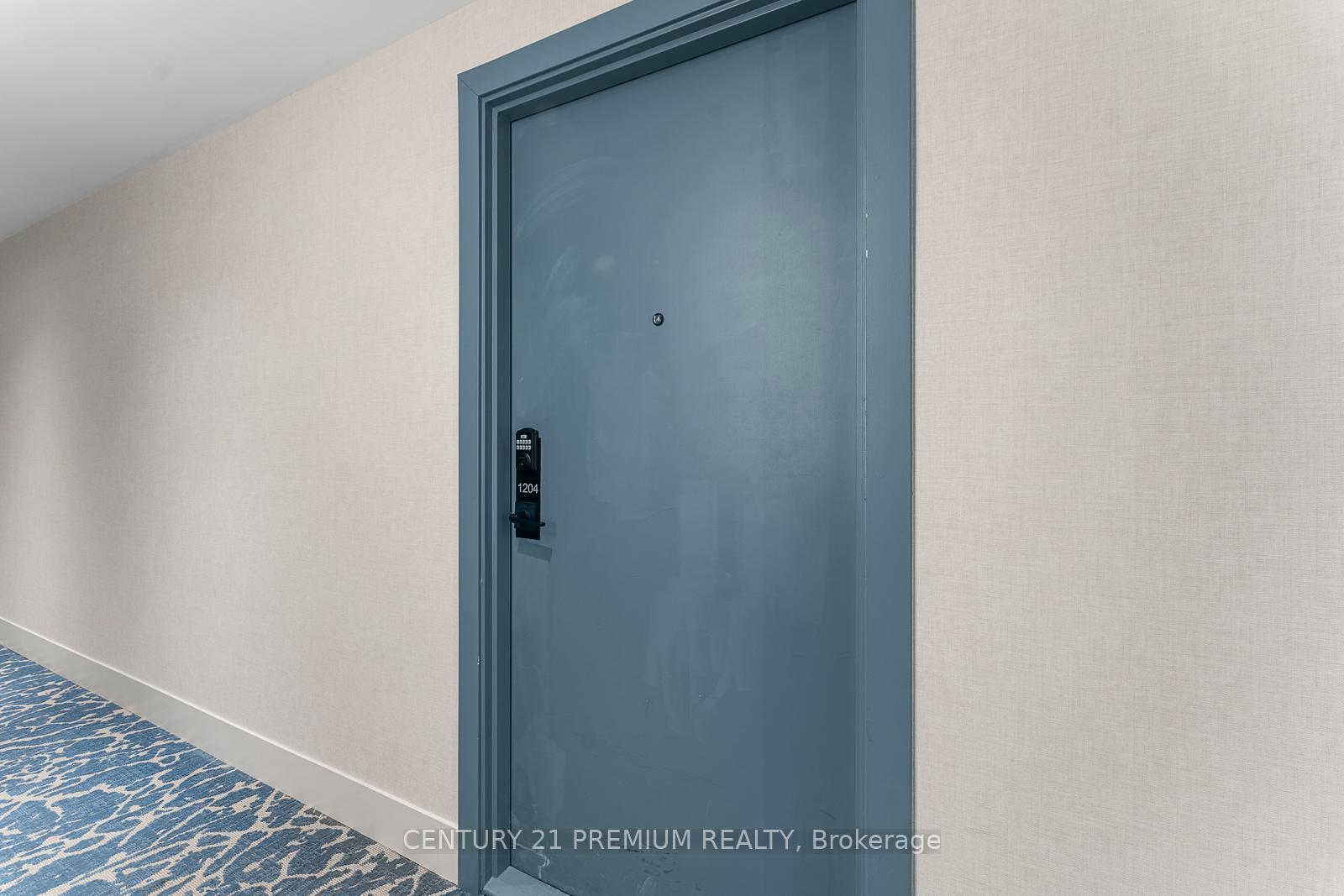 3 Bedrooms Condo at 1063 Douglas Mccurdy Comm, Mississauga For sale