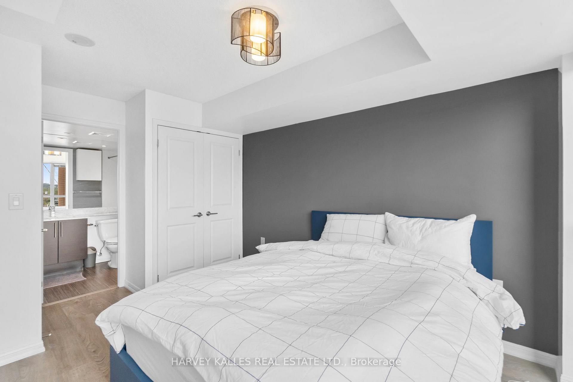 125 Western Battery Road 1316