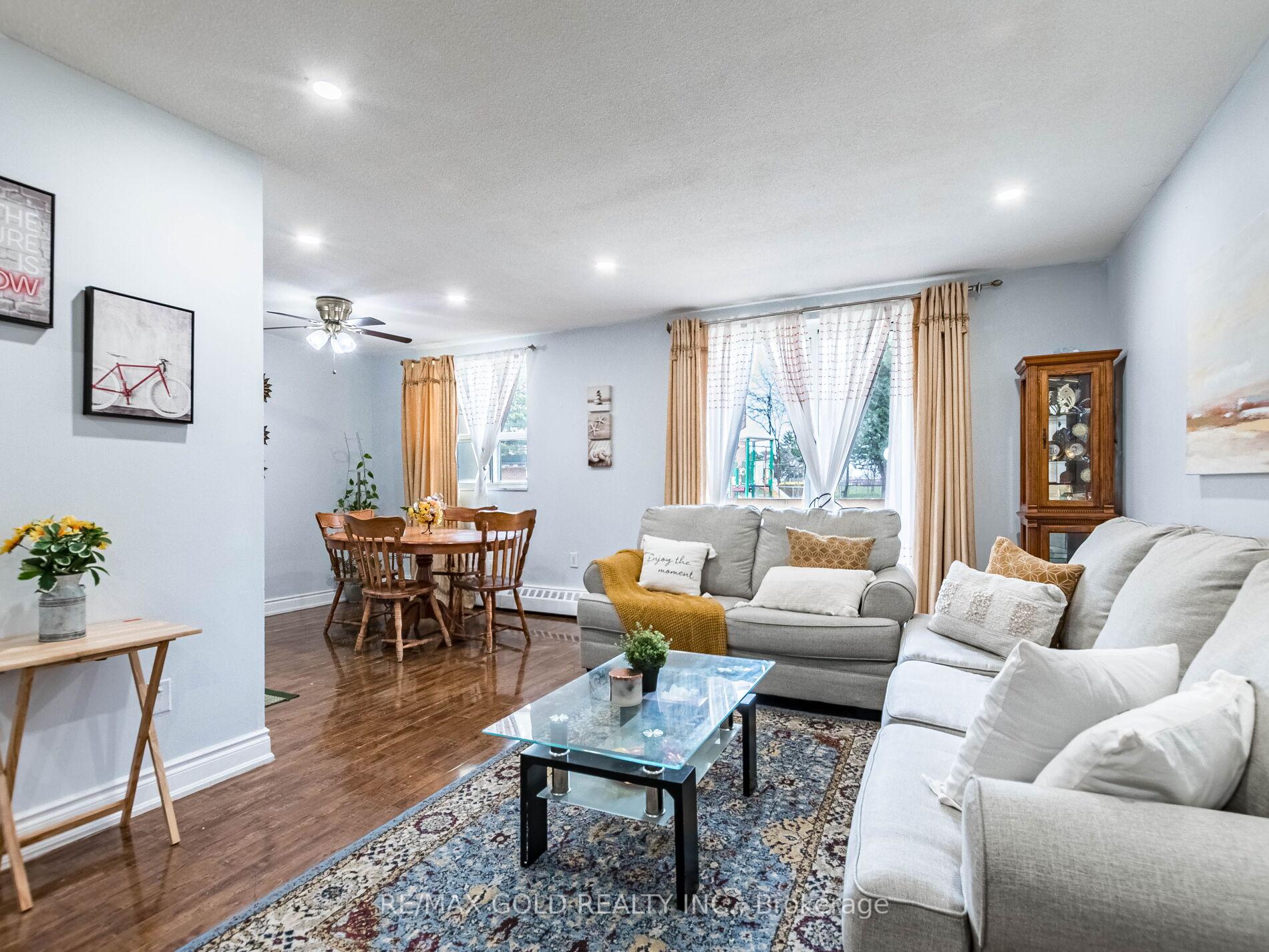 3 Bedrooms Condo at 3555 Derry,  Mississauga For sale