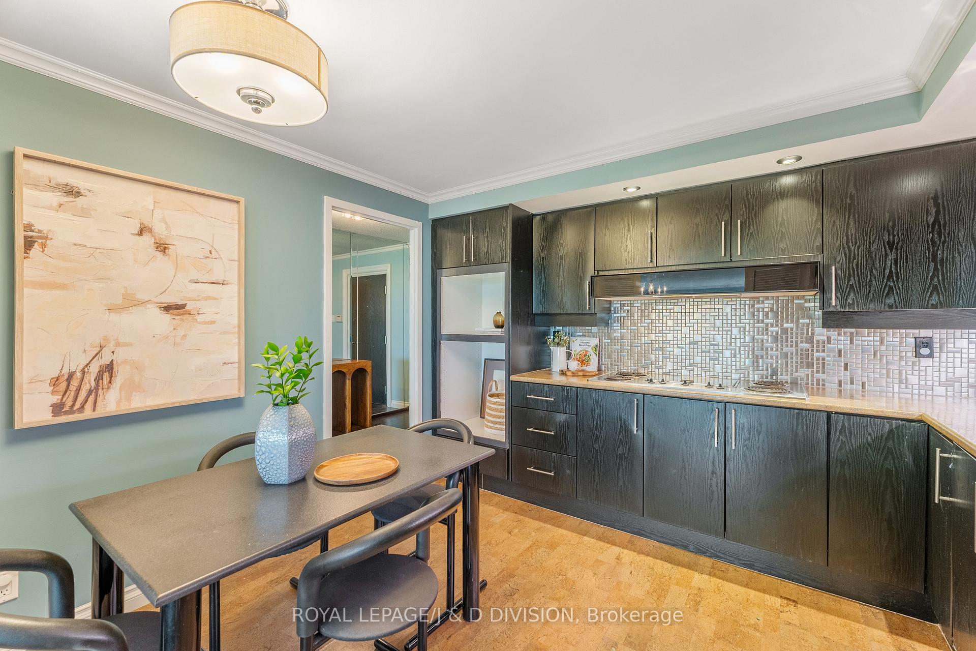 2 Bedrooms Condo at 401 Queens, Toronto For sale
