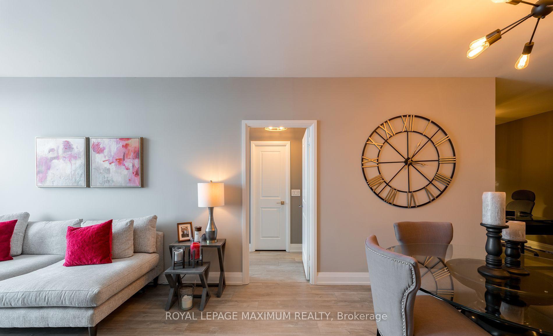3 Bedrooms Condo at 3700 Highway 7, Vaughan For sale