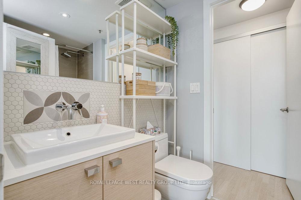 1 Bedroom Condo at 51 Lady Bank, Toronto For sale