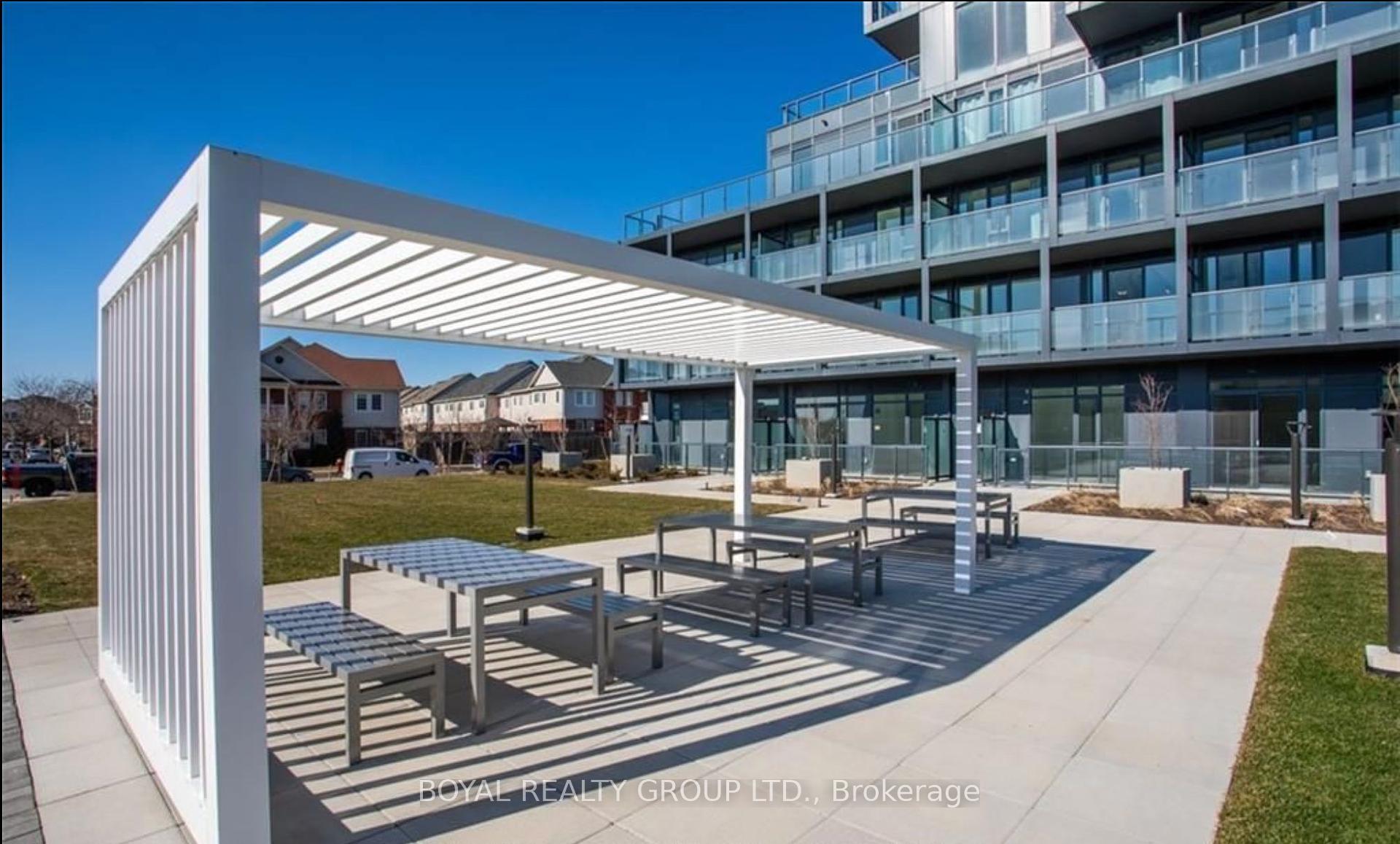 2 Bedrooms Condo at 3200 Dakota Common, Burlington For sale