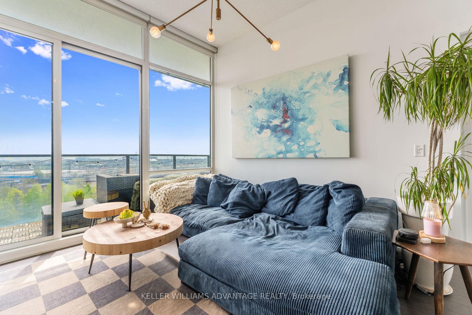 2 Bedrooms Condo at 120 Bayview, Toronto For sale