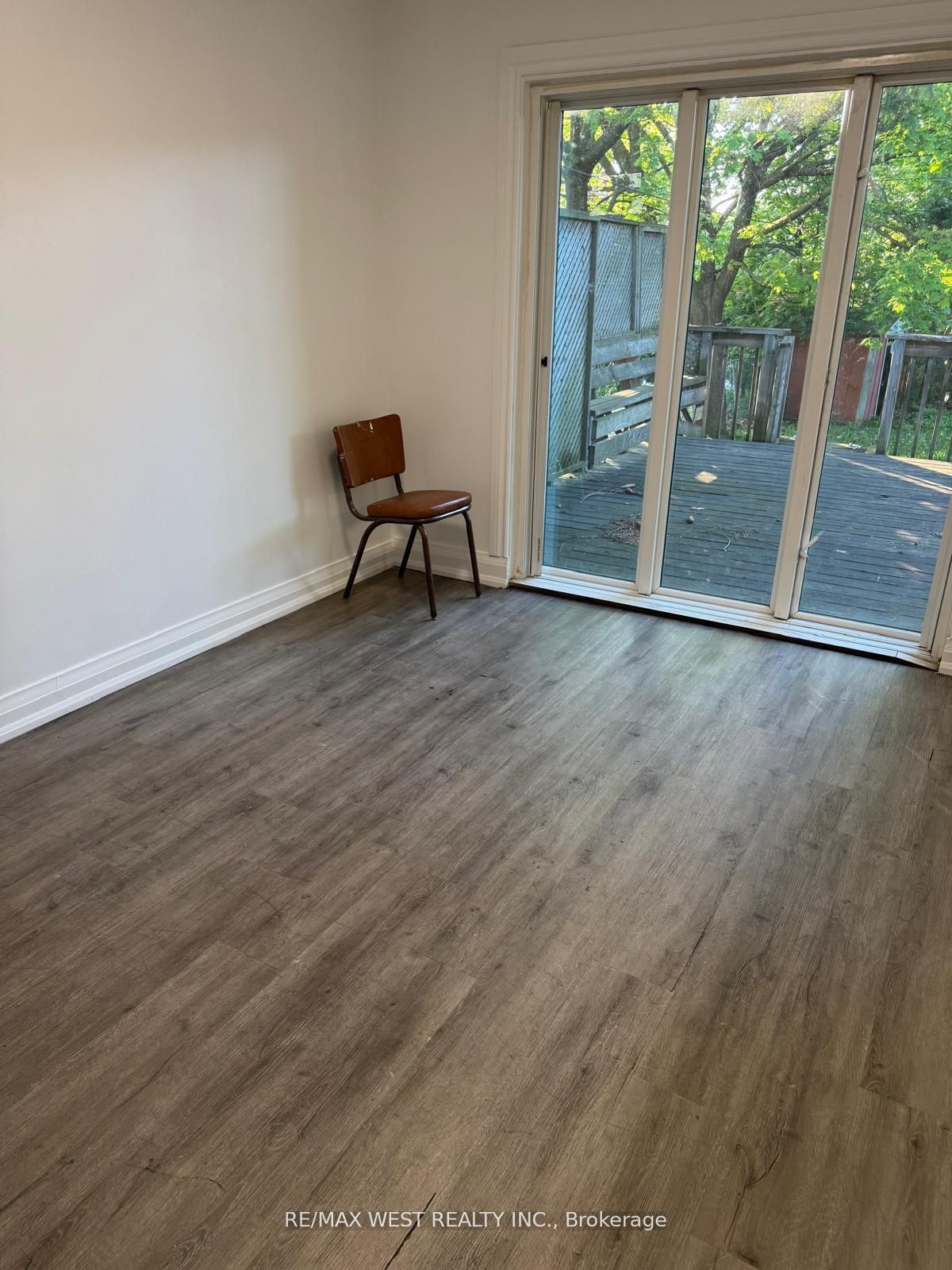 6 Valerie Road, #Main Floor