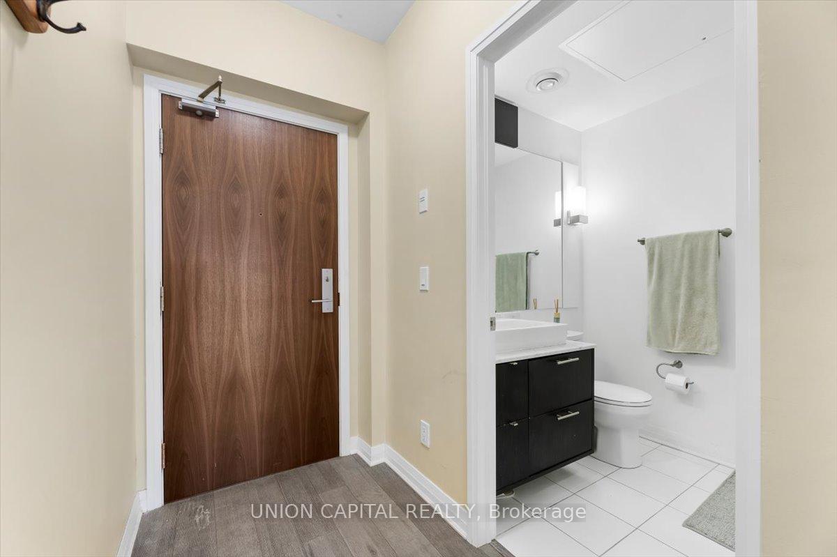 Condo at 8 Mercer, Toronto For sale
