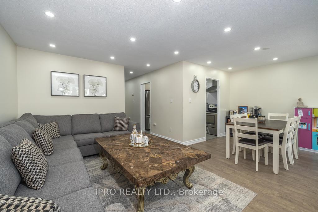 3 Bedrooms Condo at 23 Four Winds, Toronto For sale
