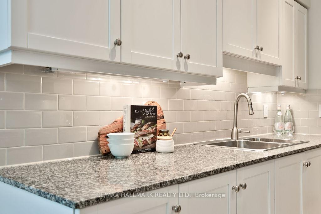 2 Bedrooms Condo at 2511 Bloor, Toronto For sale