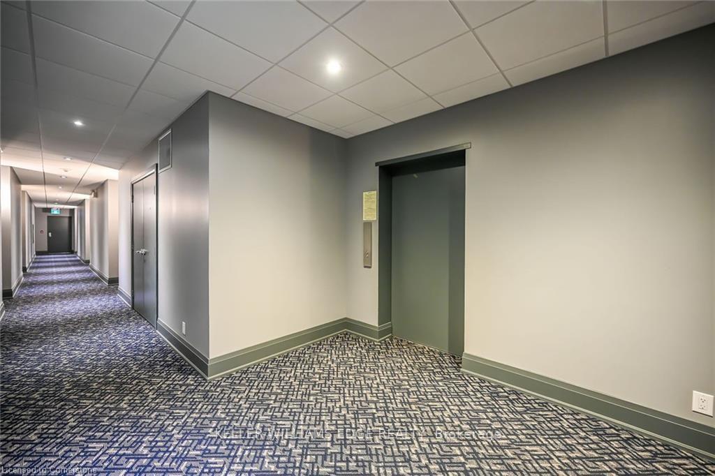 2 Bedrooms Condo at 2 King,  Hamilton For sale