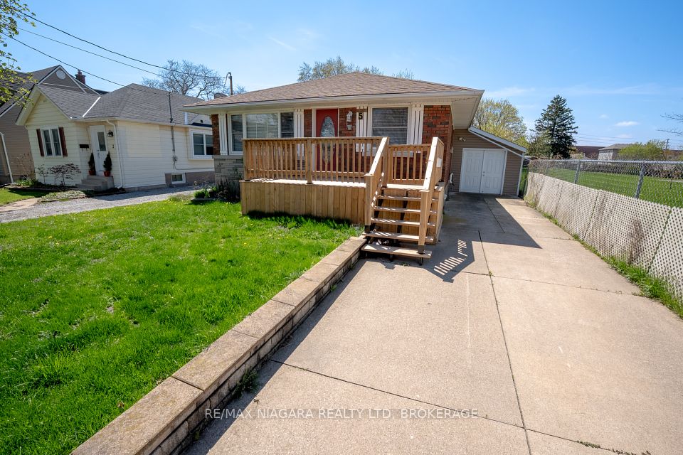 5 St Peter Street, St. Catharines, ON L2T 1N7