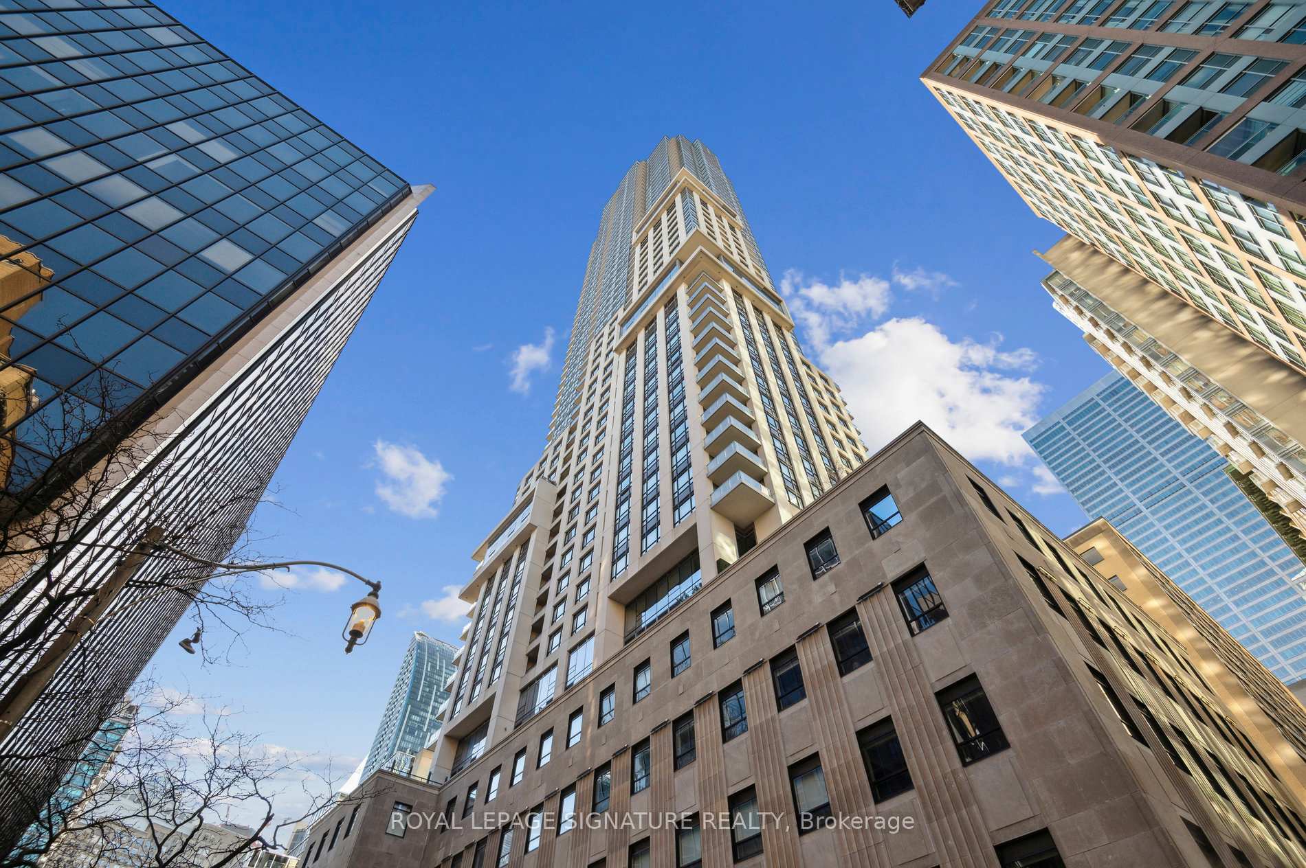 2 Bedrooms Condo at 88 Scott, Toronto For sale