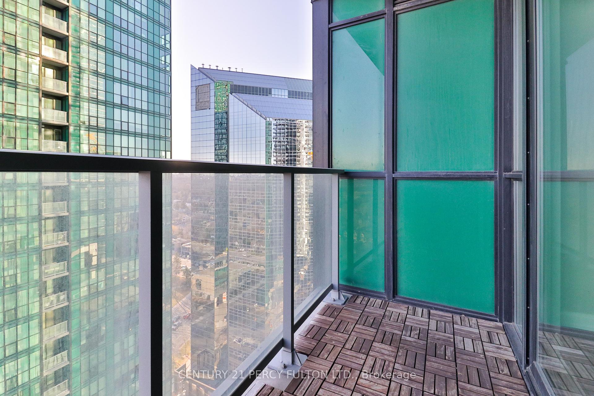 2 Bedrooms Condo at 9 Bogert, Toronto For sale