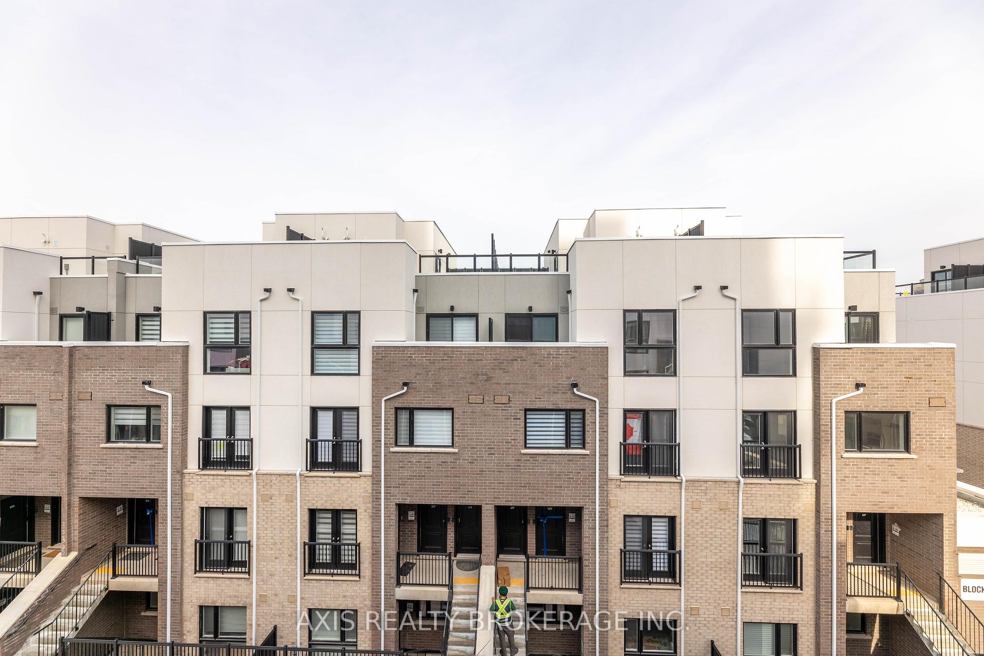2 Bedrooms Condo at 349 Wheat Boom, Oakville For sale