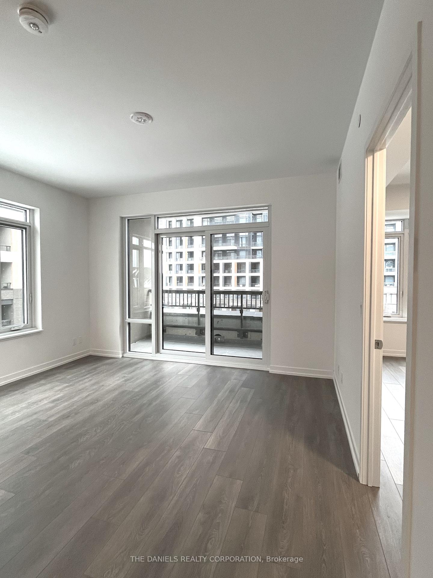 2 Bedrooms Condo at 8 Beverley Glen,  Vaughan For sale