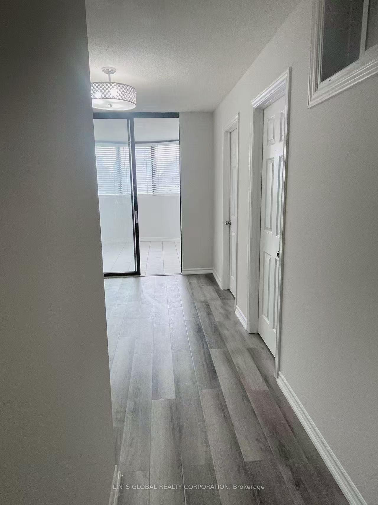 5 Bedrooms Condo at 519 Dundas, Toronto For sale