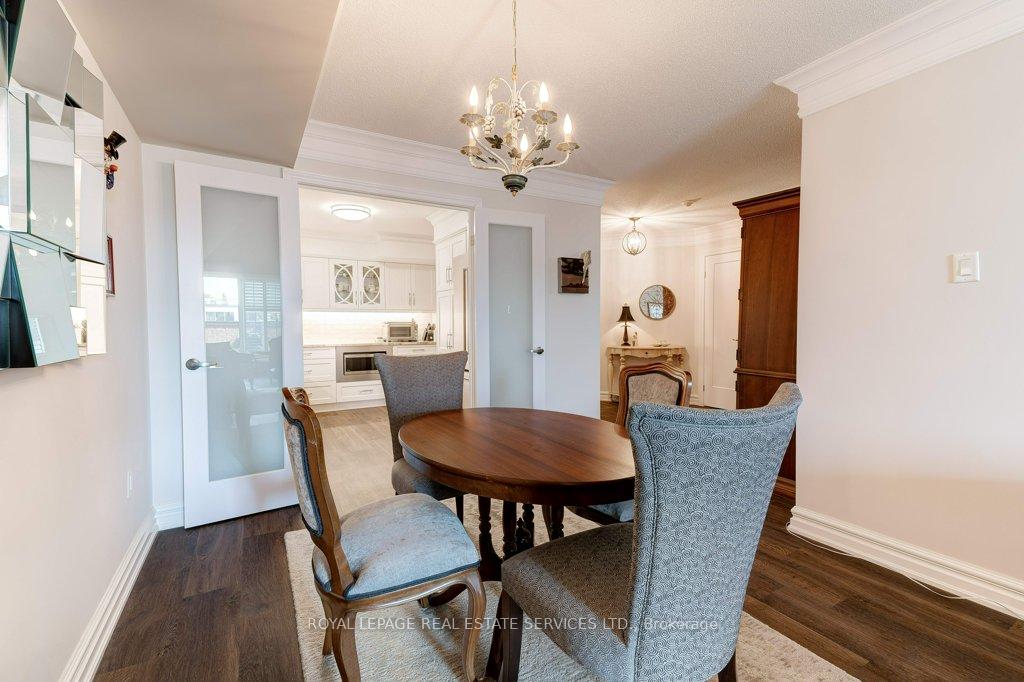2 Bedrooms Condo at 221 Robinson,  Oakville For sale