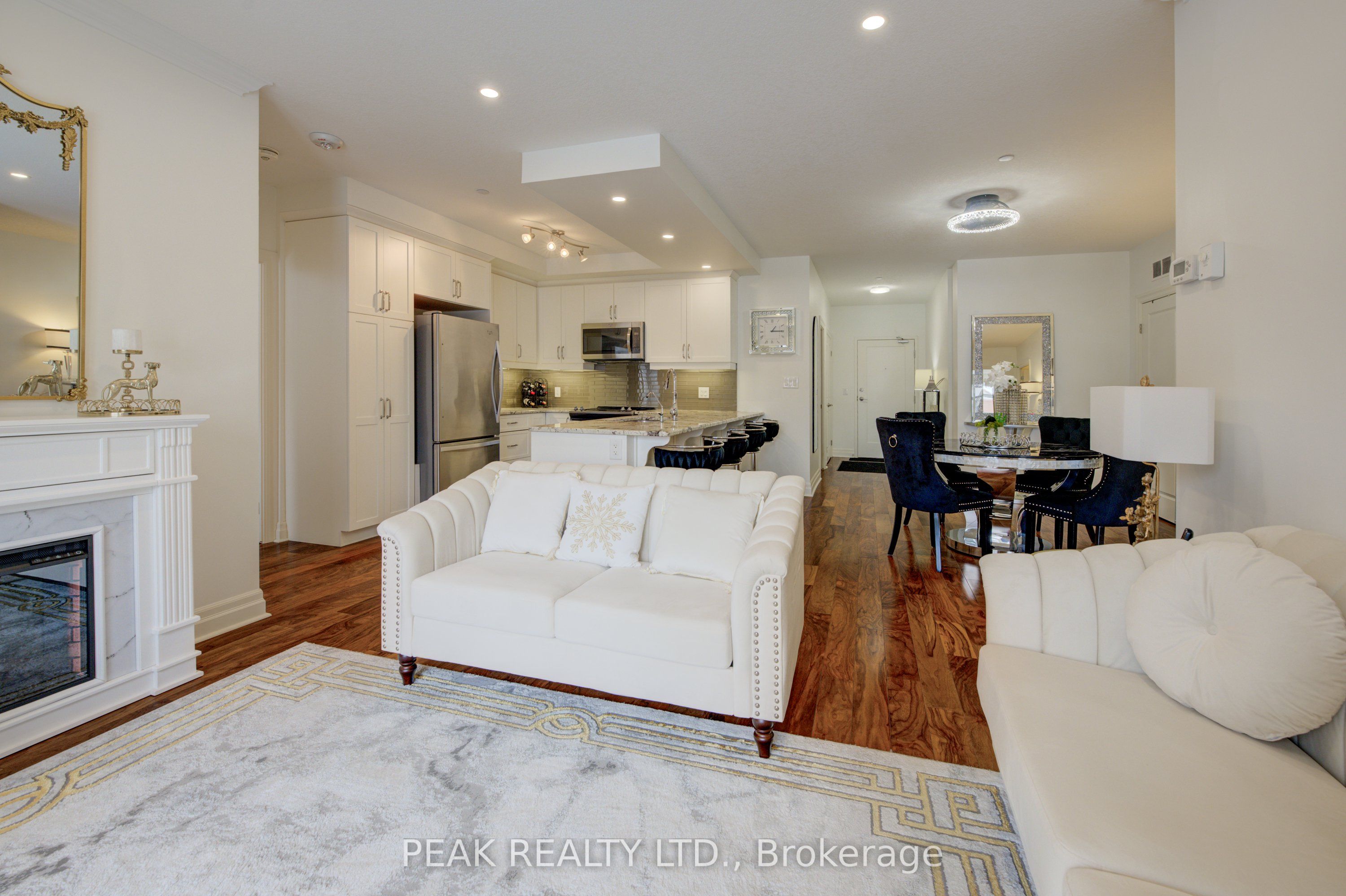 255 John Street N, #213