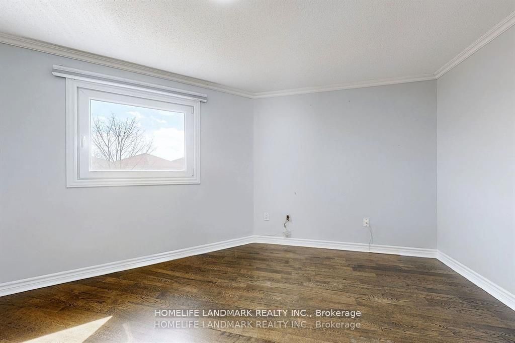 3452 Cherrington Crescent