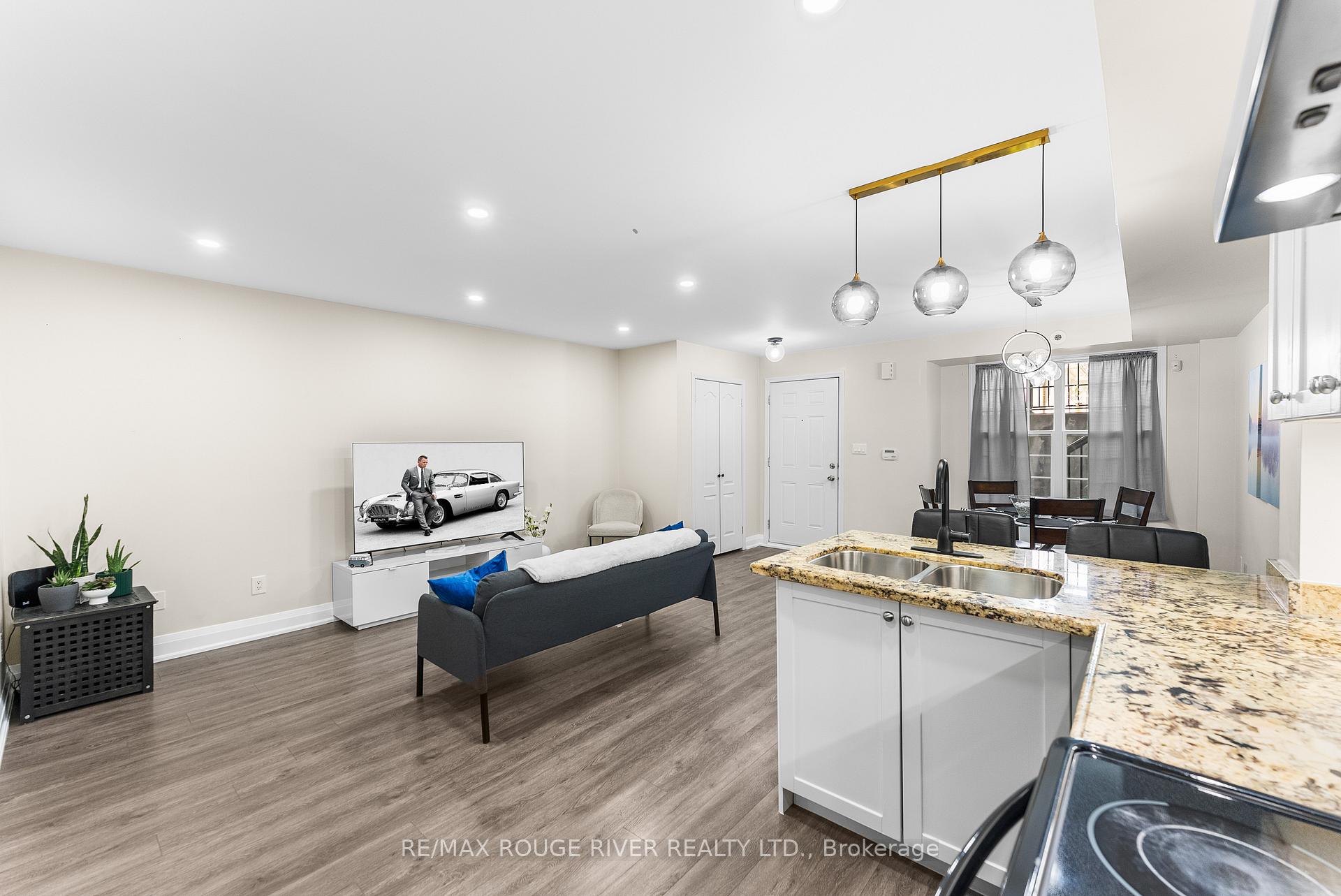 3 Bedrooms Condo at 25 Strangford, Toronto For sale