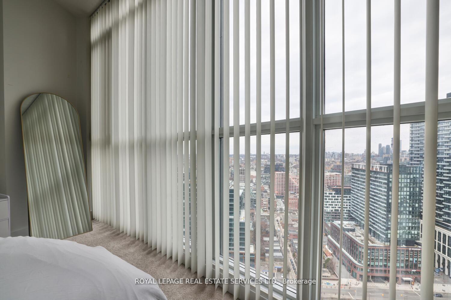 1 Bedroom Condo at 21 Iceboat, Toronto For sale