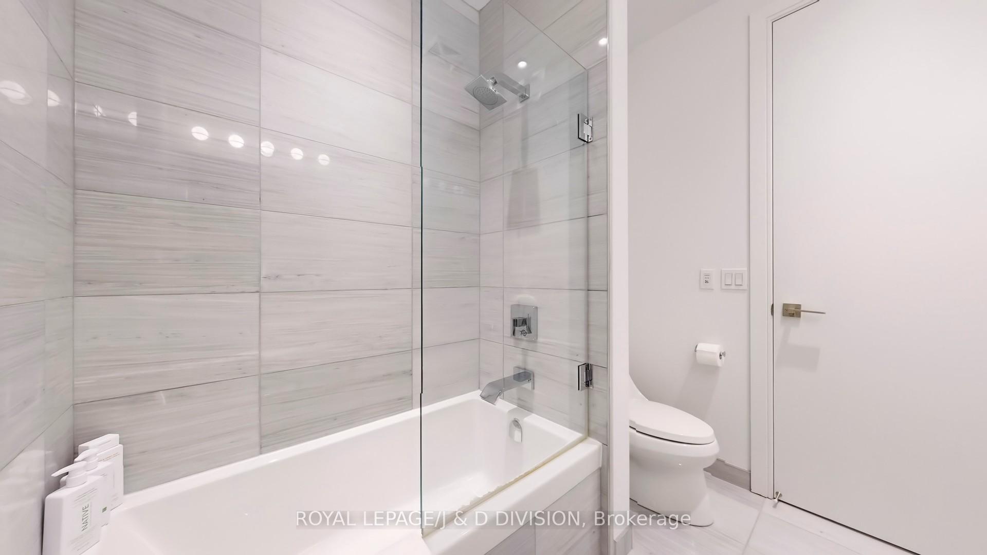 2 Bedrooms Condo at 50 Charles,  Toronto For sale
