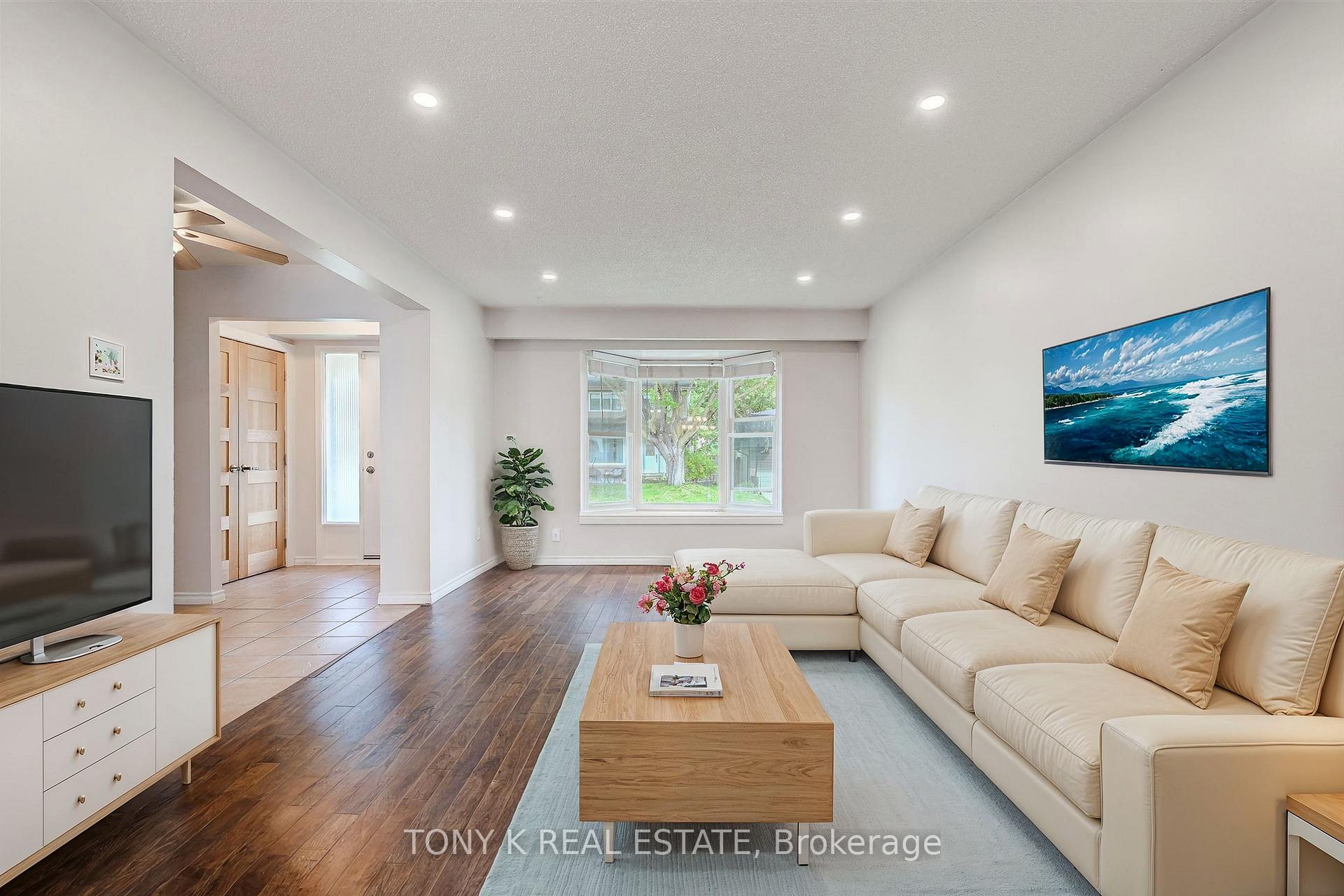 6 Mozart Court, Whitby, ON L1N 5N5