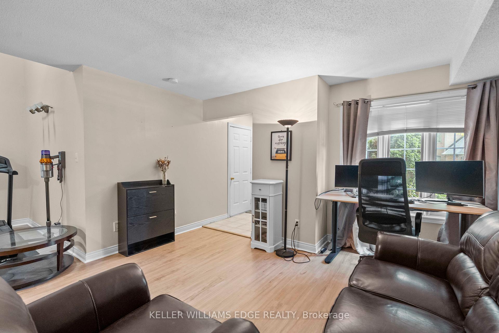 3 Bedrooms Condo at 320 Hamilton, Hamilton For sale