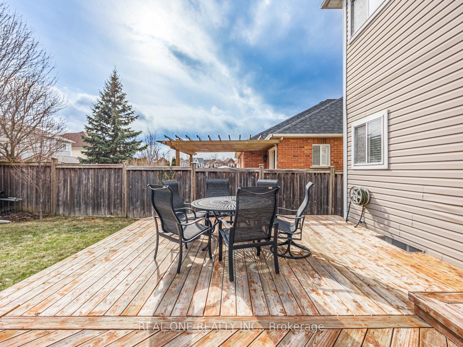 51 Hanson Crescent