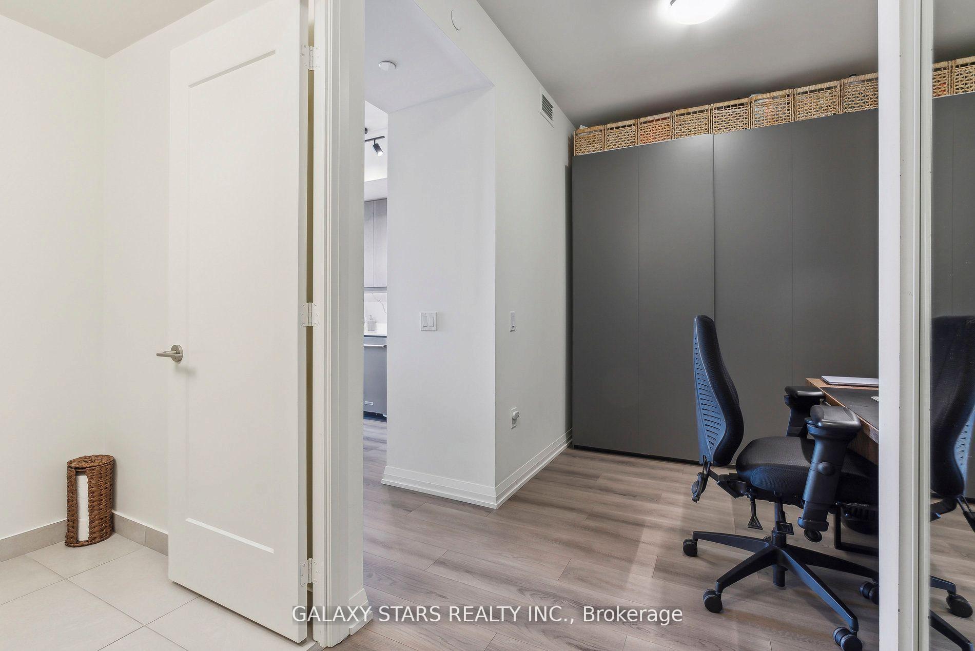 2 Bedrooms Condo at 9000 Jane,  Vaughan For sale