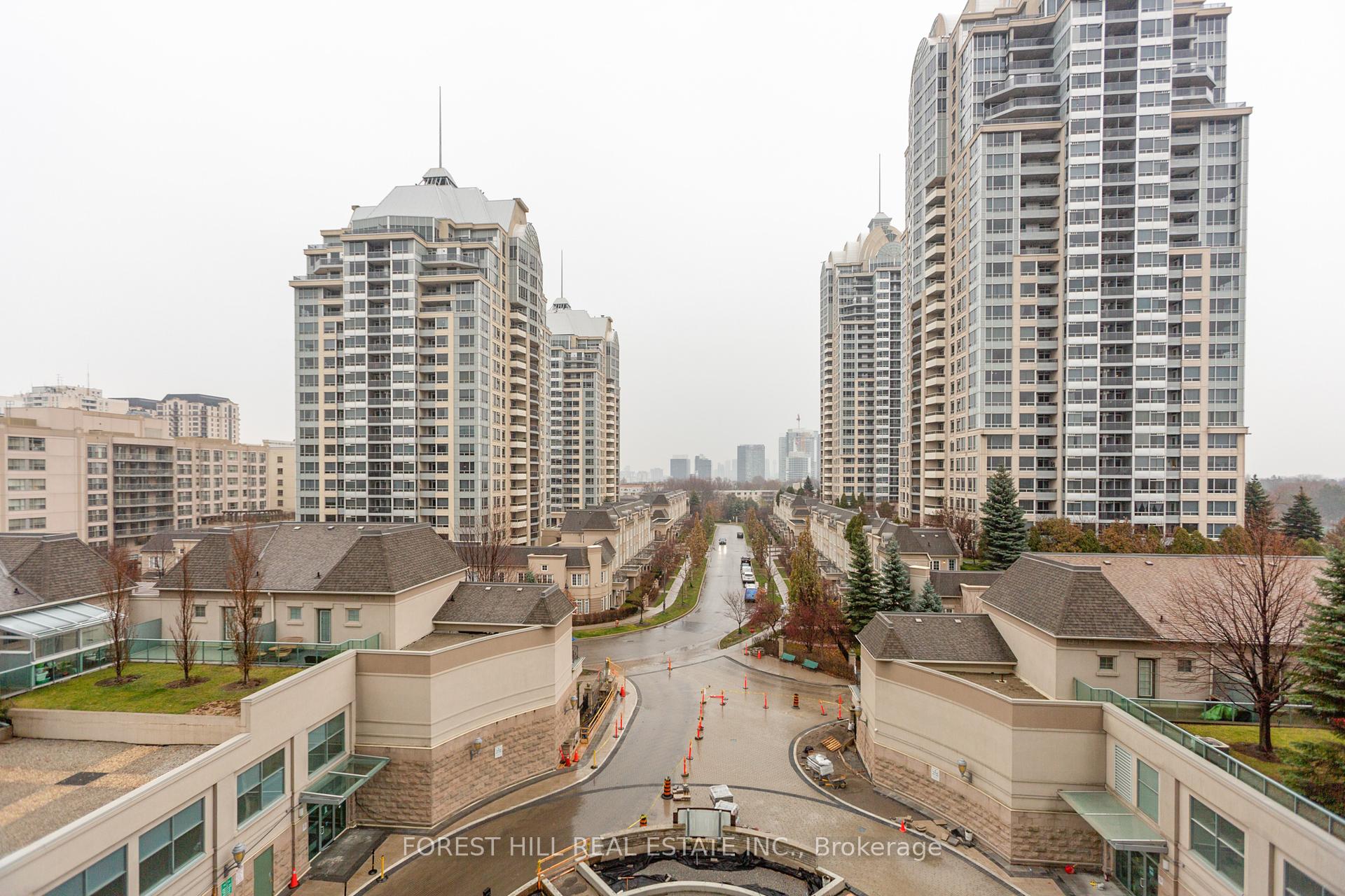 2 Bedrooms Condo at 17 Barberry, Toronto For sale