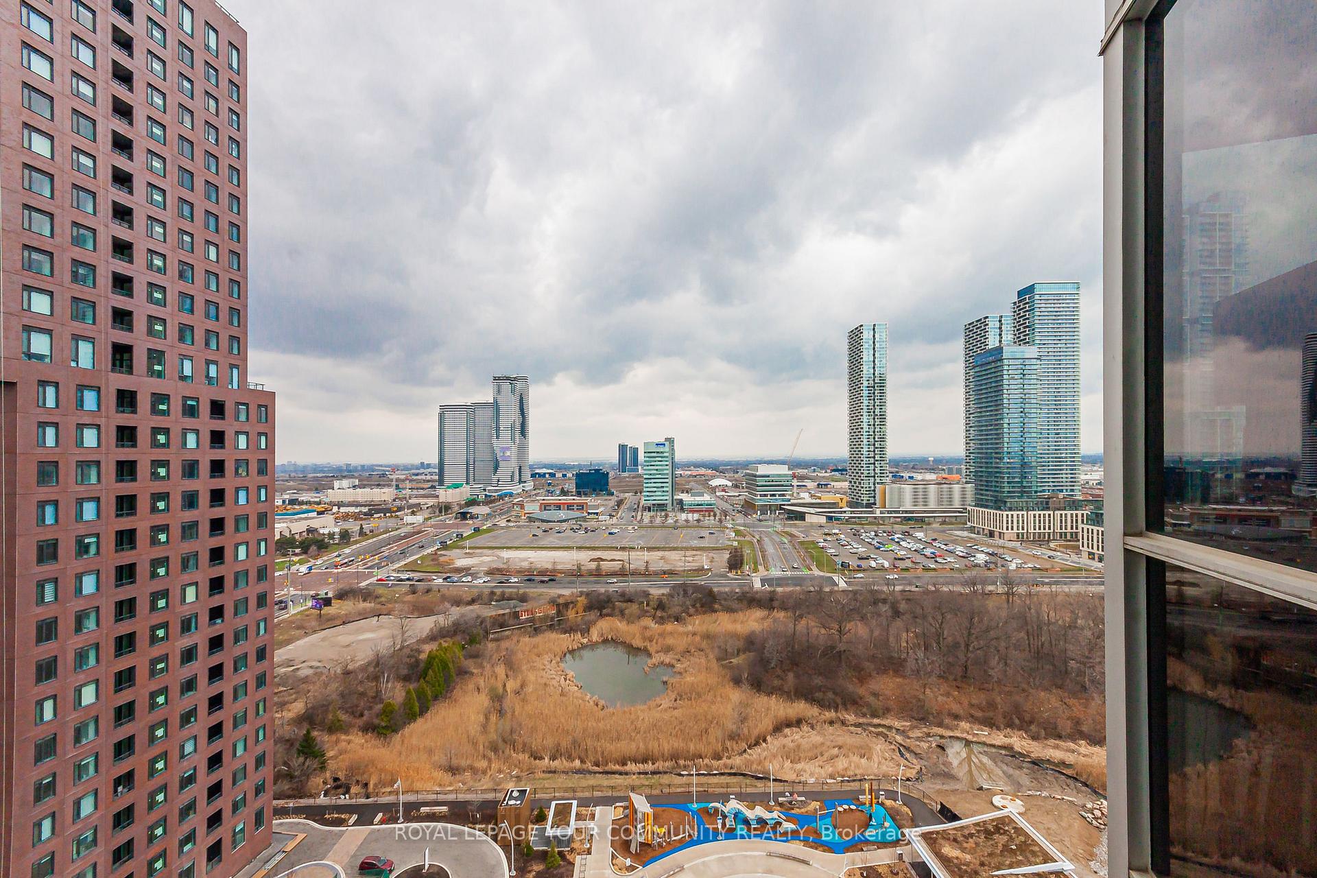 2 Bedrooms Condo at 2916 Highway 7,  Vaughan For sale