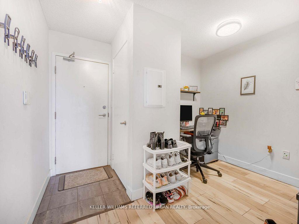 2 Bedrooms Condo at 11 Brunel, Toronto For sale